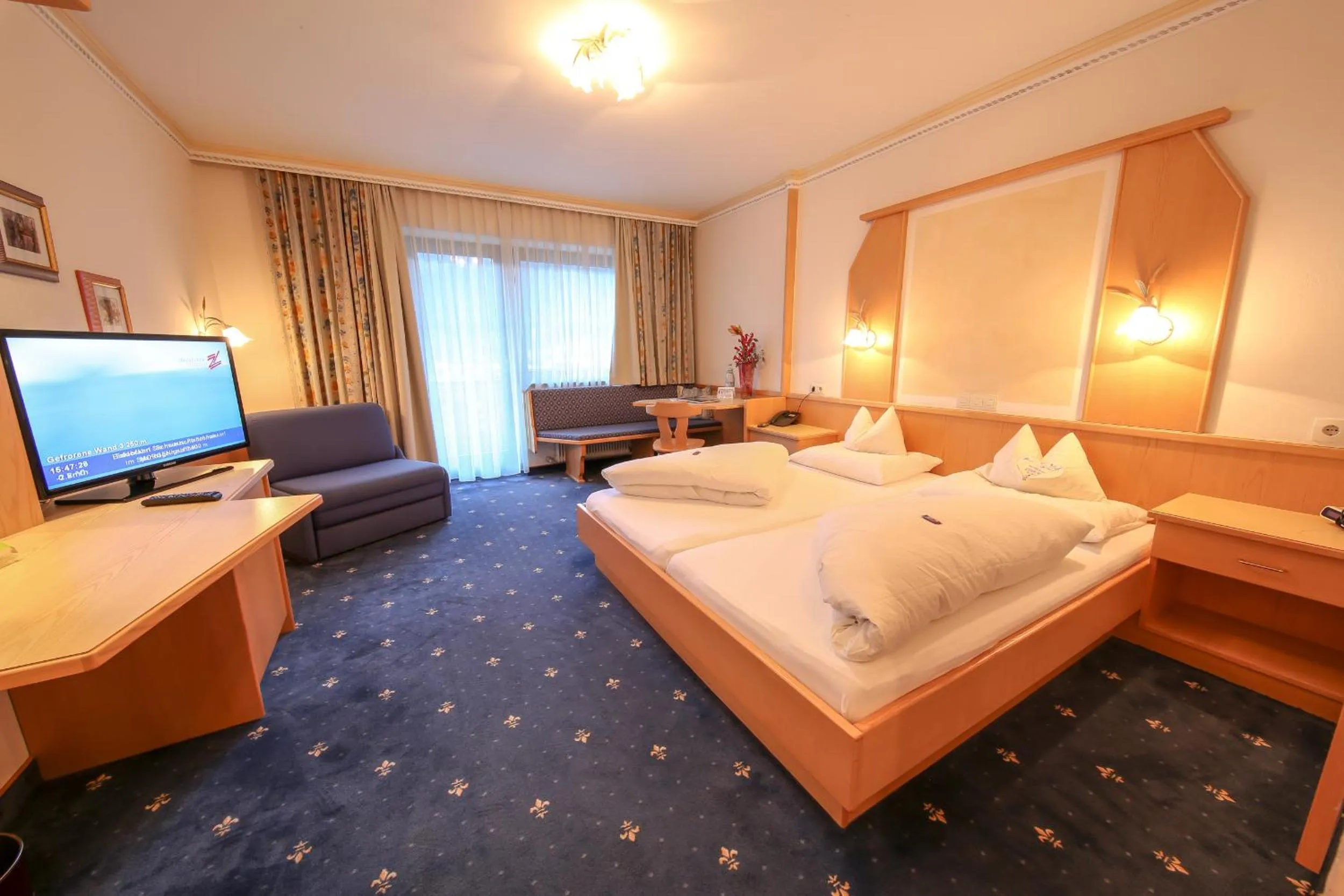 Bedroom, Bed in Superior Hotel Persal