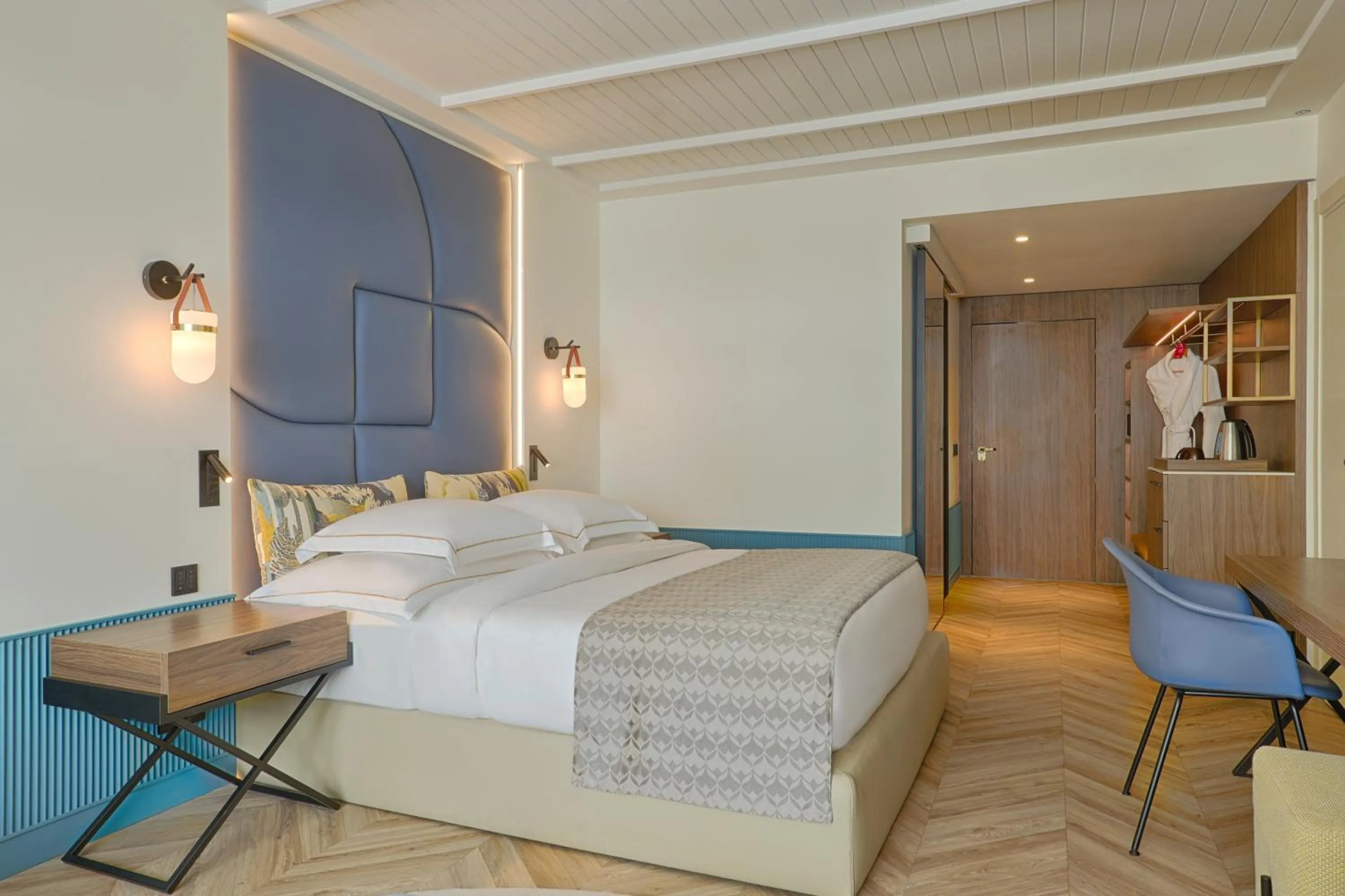 Photo of the whole room, Bed in Mövenpick Hotel Beirut