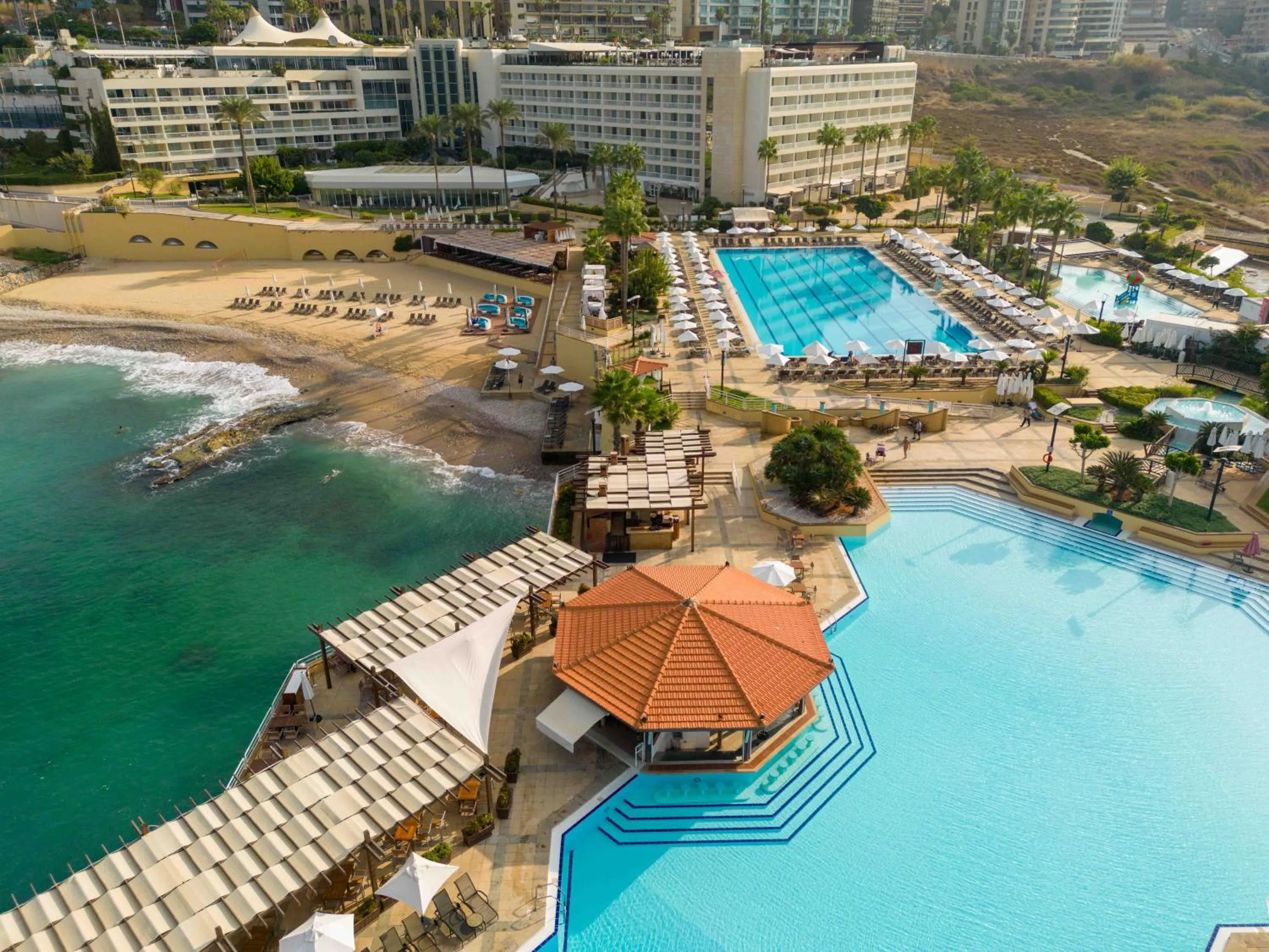Swimming pool in Mövenpick Hotel Beirut