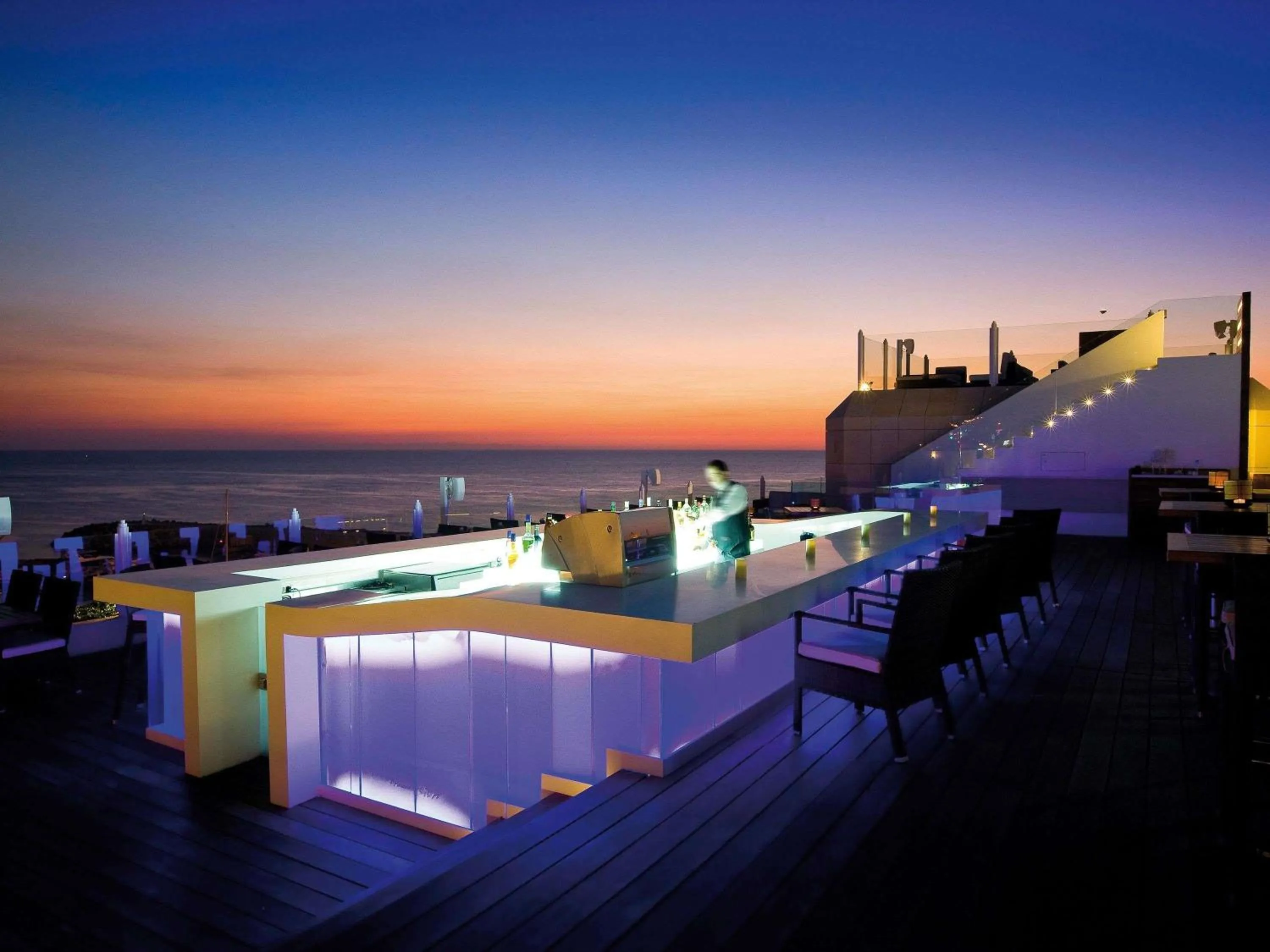 Lounge or bar in Mövenpick Hotel Beirut