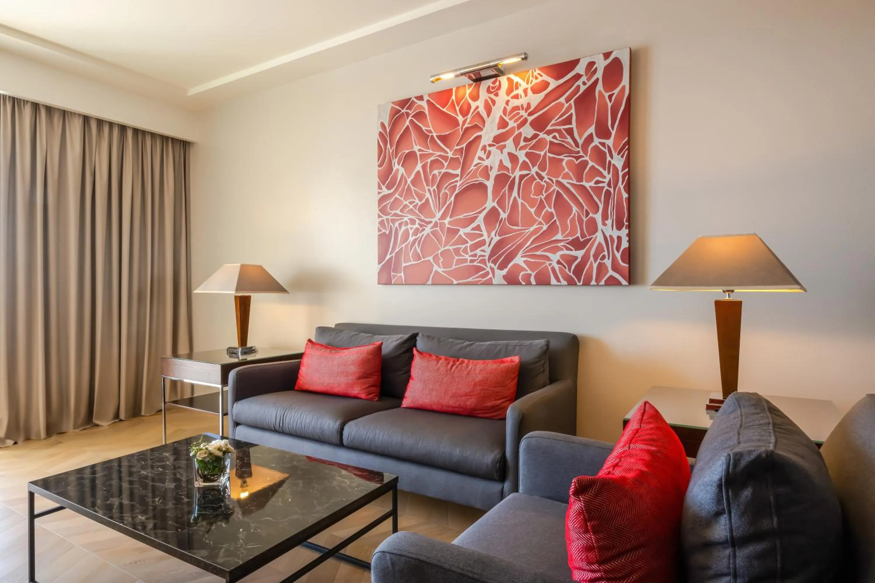 Living room in Mövenpick Hotel Beirut