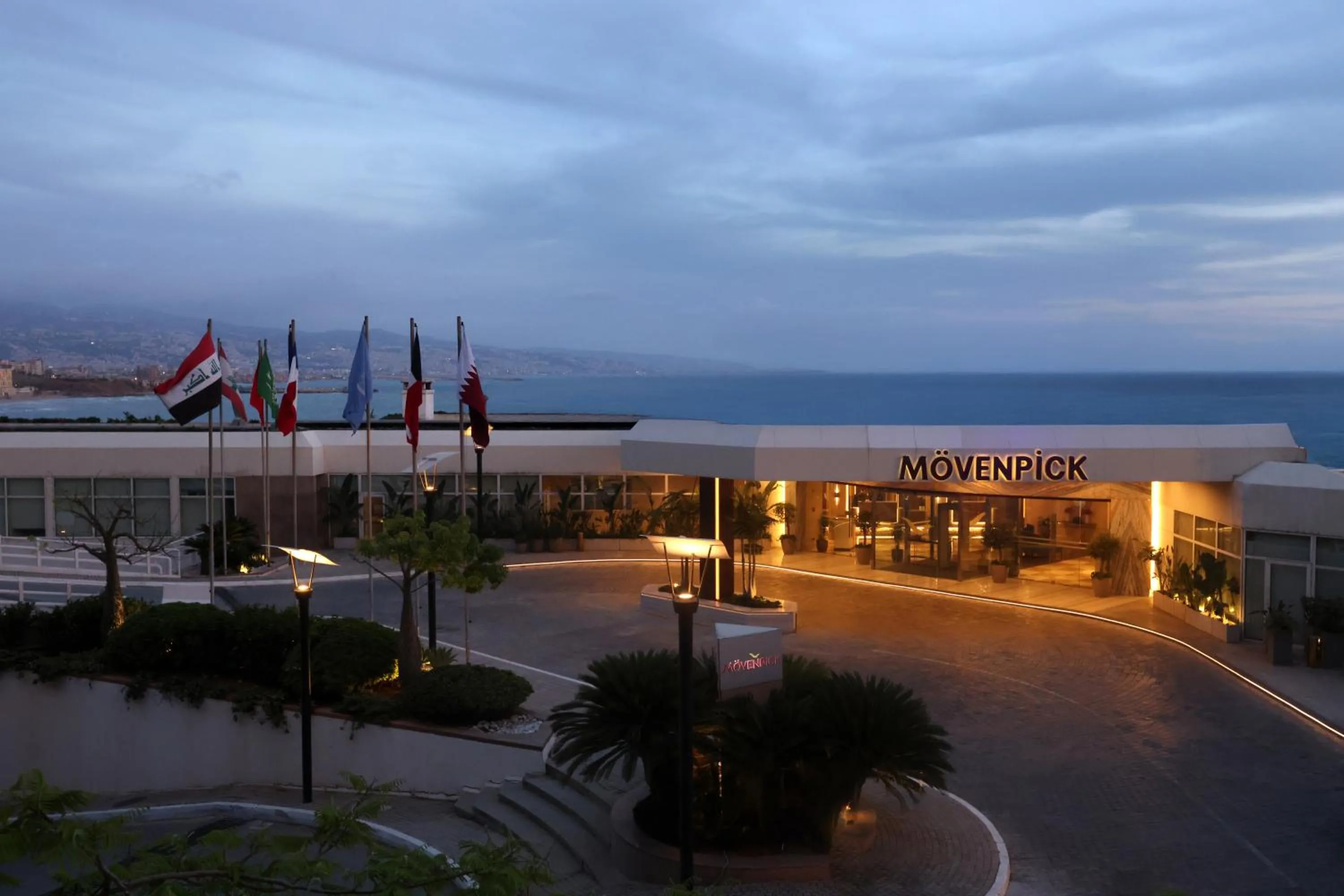 Facade/entrance in Mövenpick Hotel Beirut