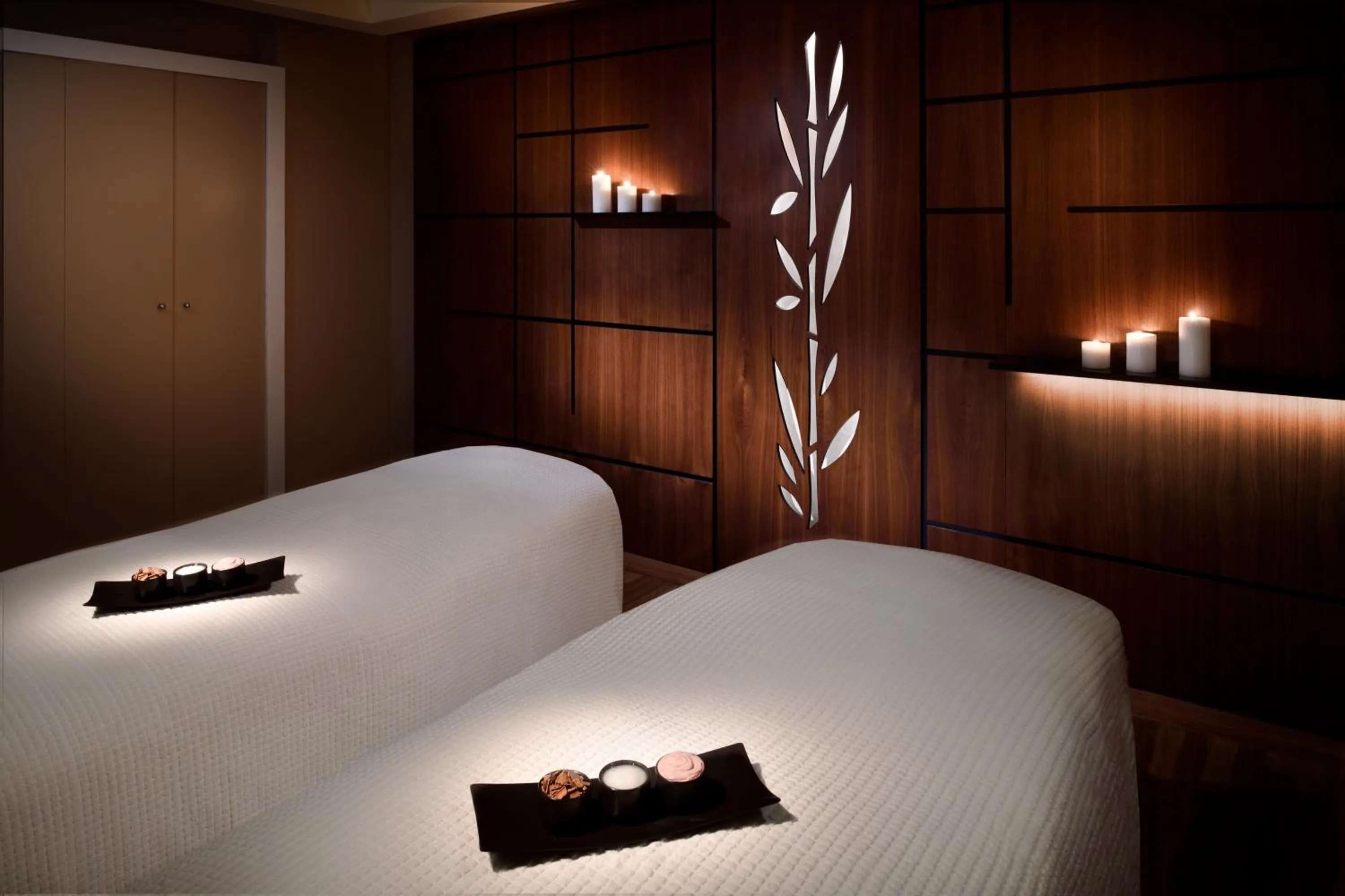 Spa and wellness centre/facilities, Bed in Mövenpick Hotel Beirut