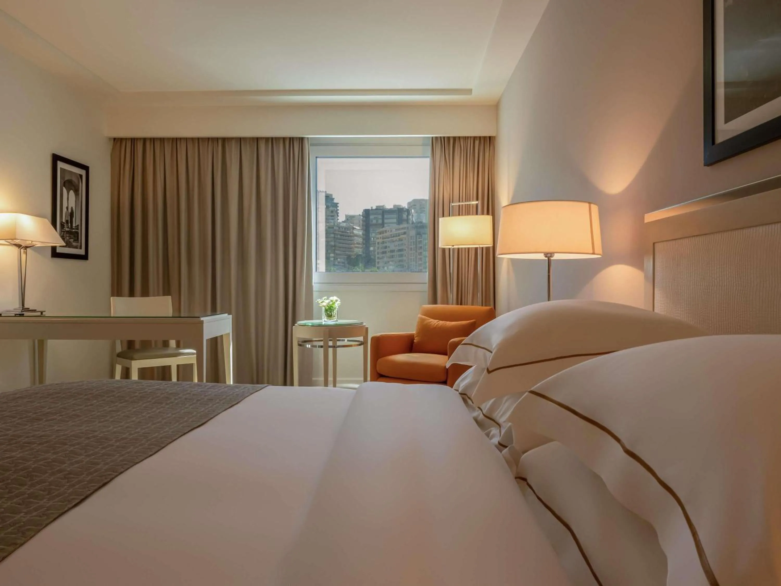 Bedroom, Bed in Mövenpick Hotel Beirut