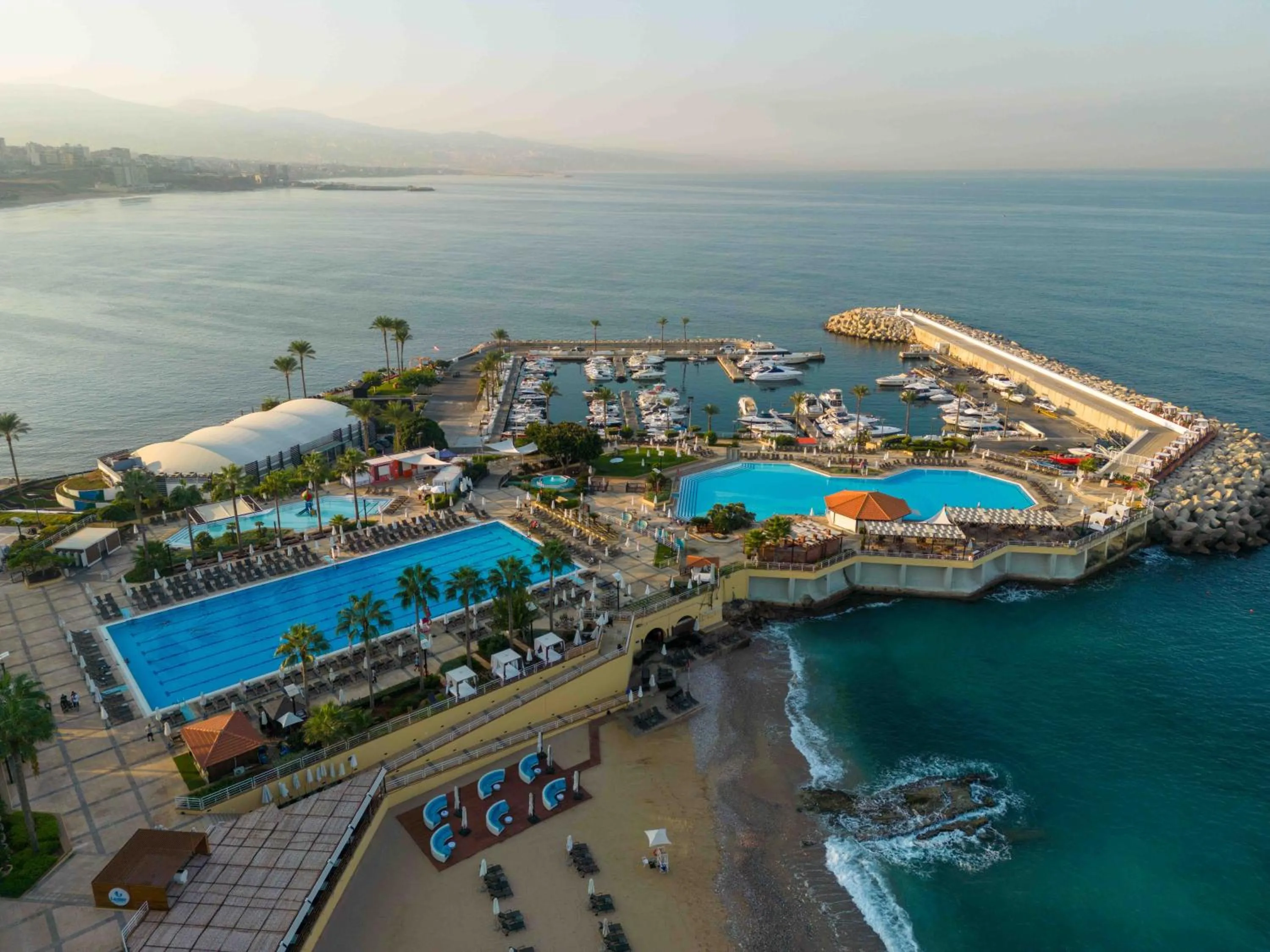 Swimming pool in Mövenpick Hotel Beirut