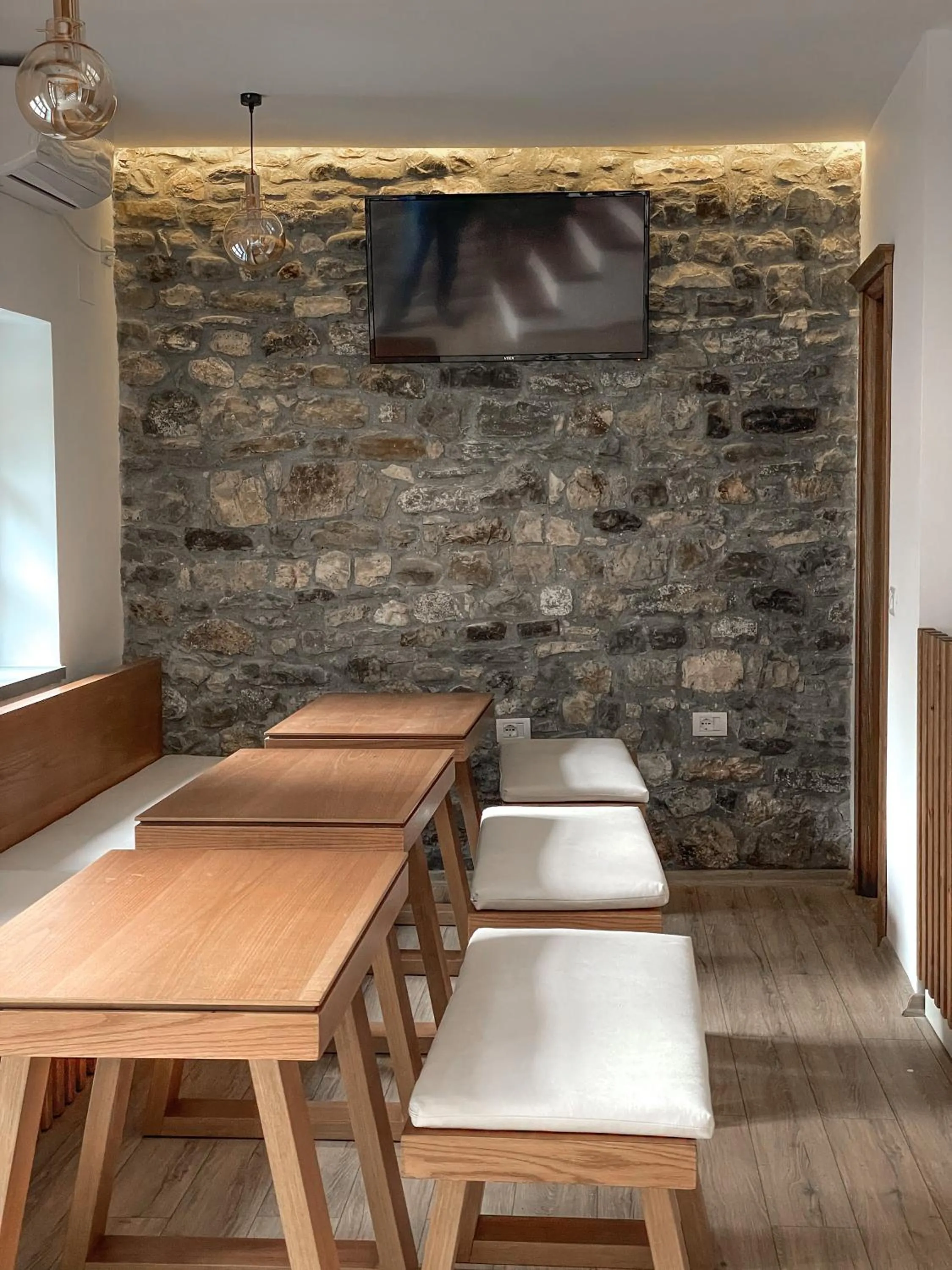 Living room in Amalia Hotel