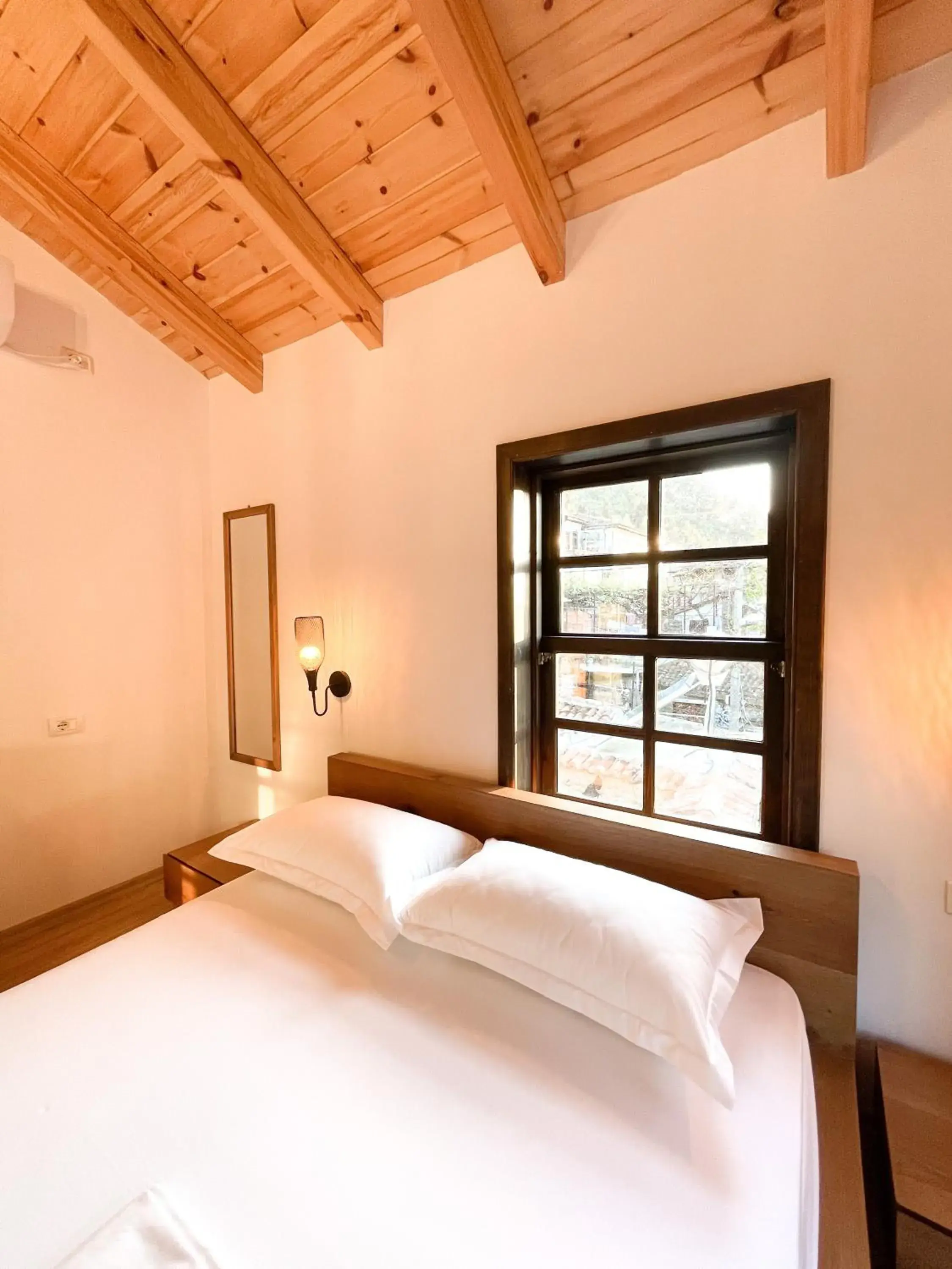 Deluxe Double Room - single occupancy in Amalia Hotel Deluxe Double Room - single occupancy in Amalia Hotel