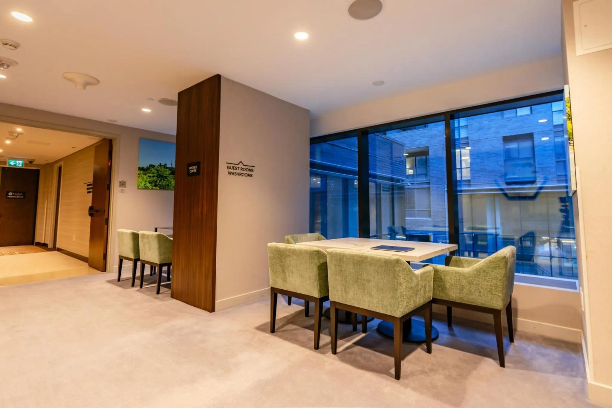 Business facilities in Sutton Place Hotel Toronto