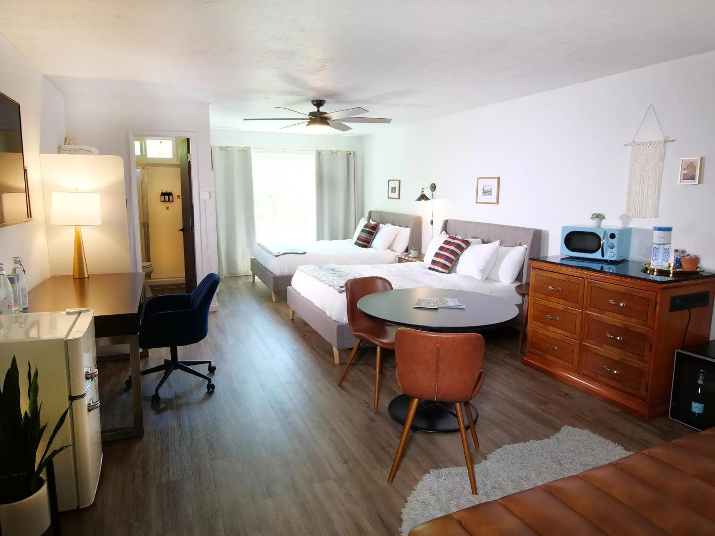 Deluxe Junior Suite in Sierra Blue Hotel & Swim Club Deluxe Junior Suite in Sierra Blue Hotel & Swim Club