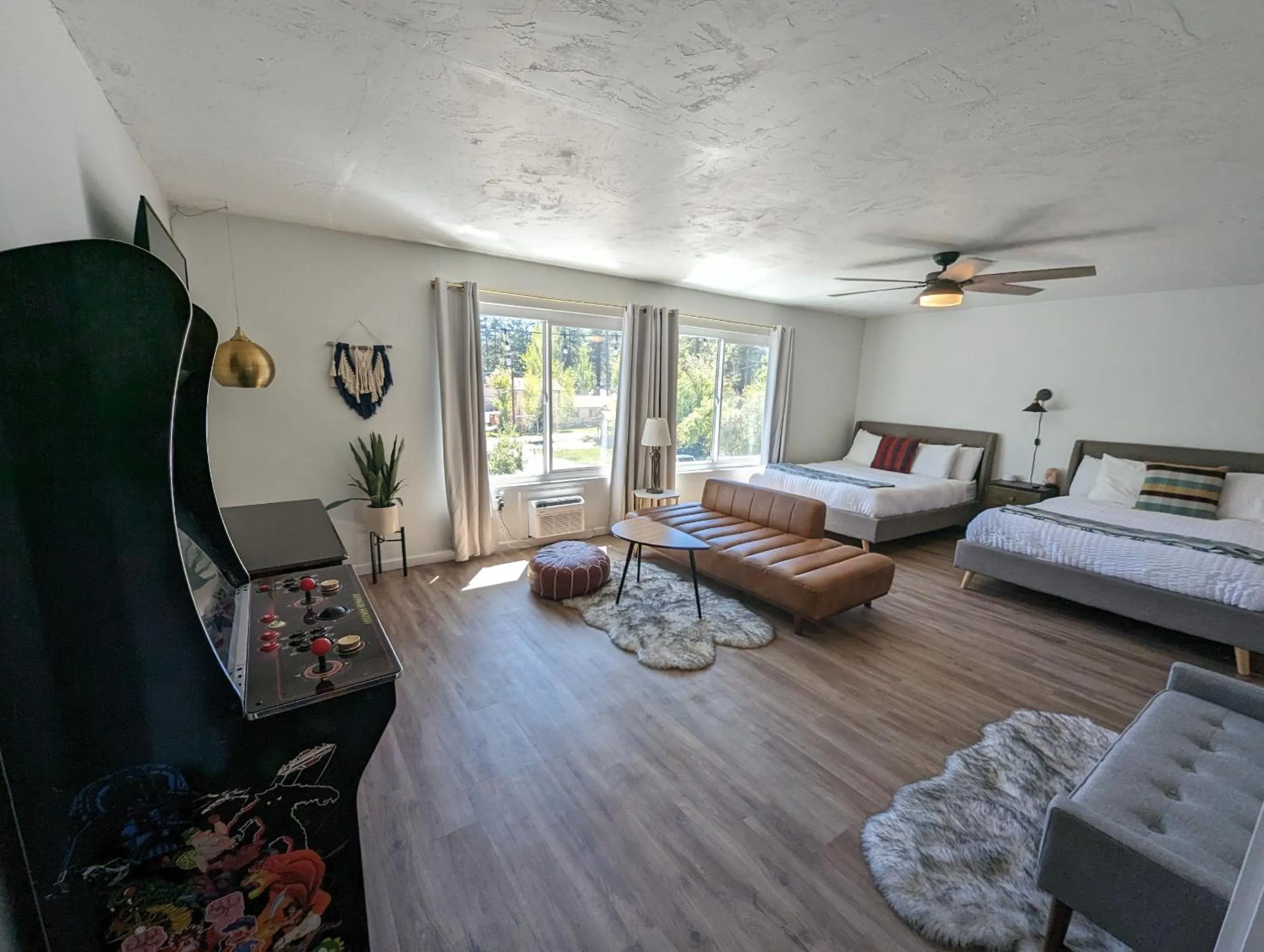 Bed in Sierra Blue Hotel & Swim Club