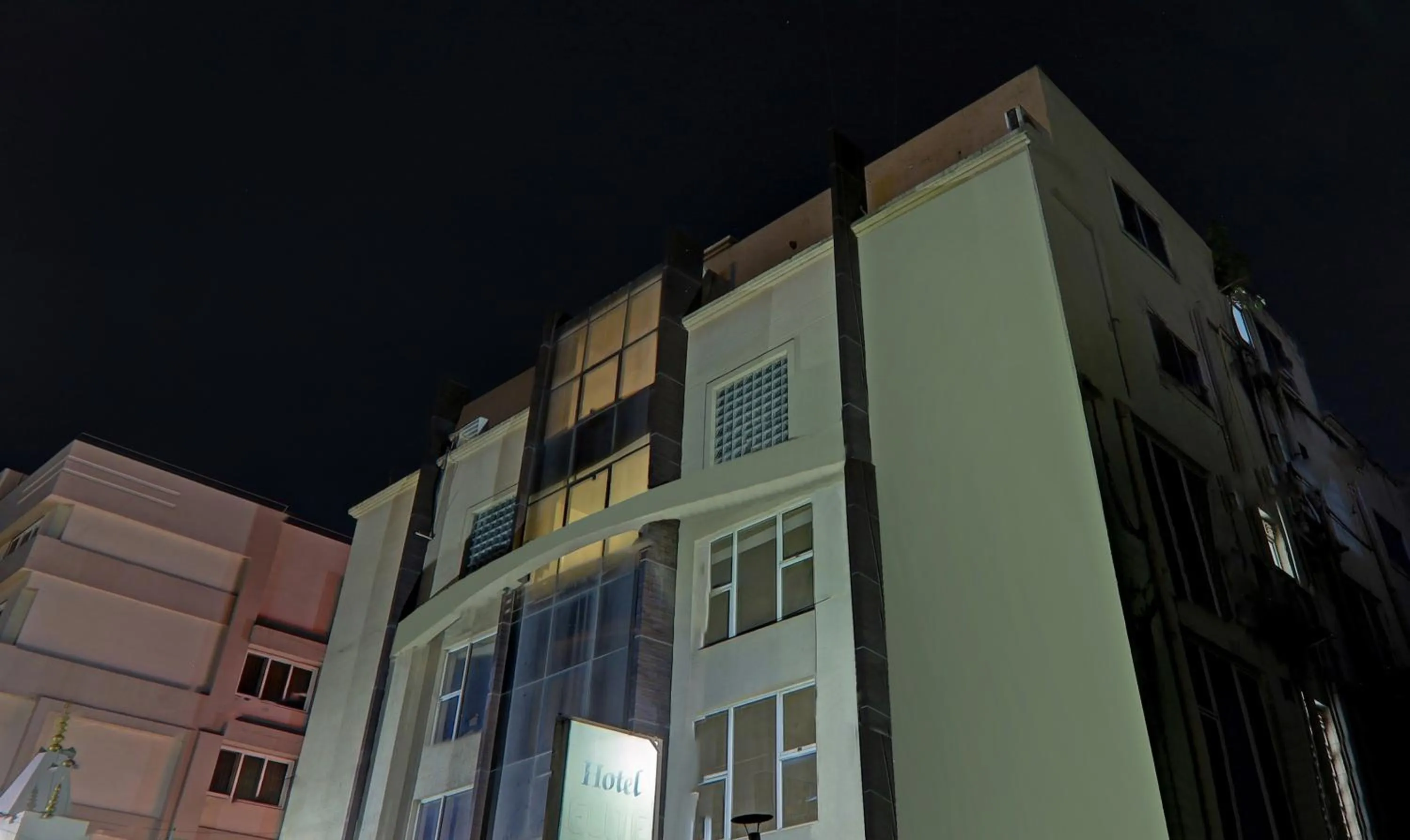 Property building in Treebo Elite City Upper Bazar