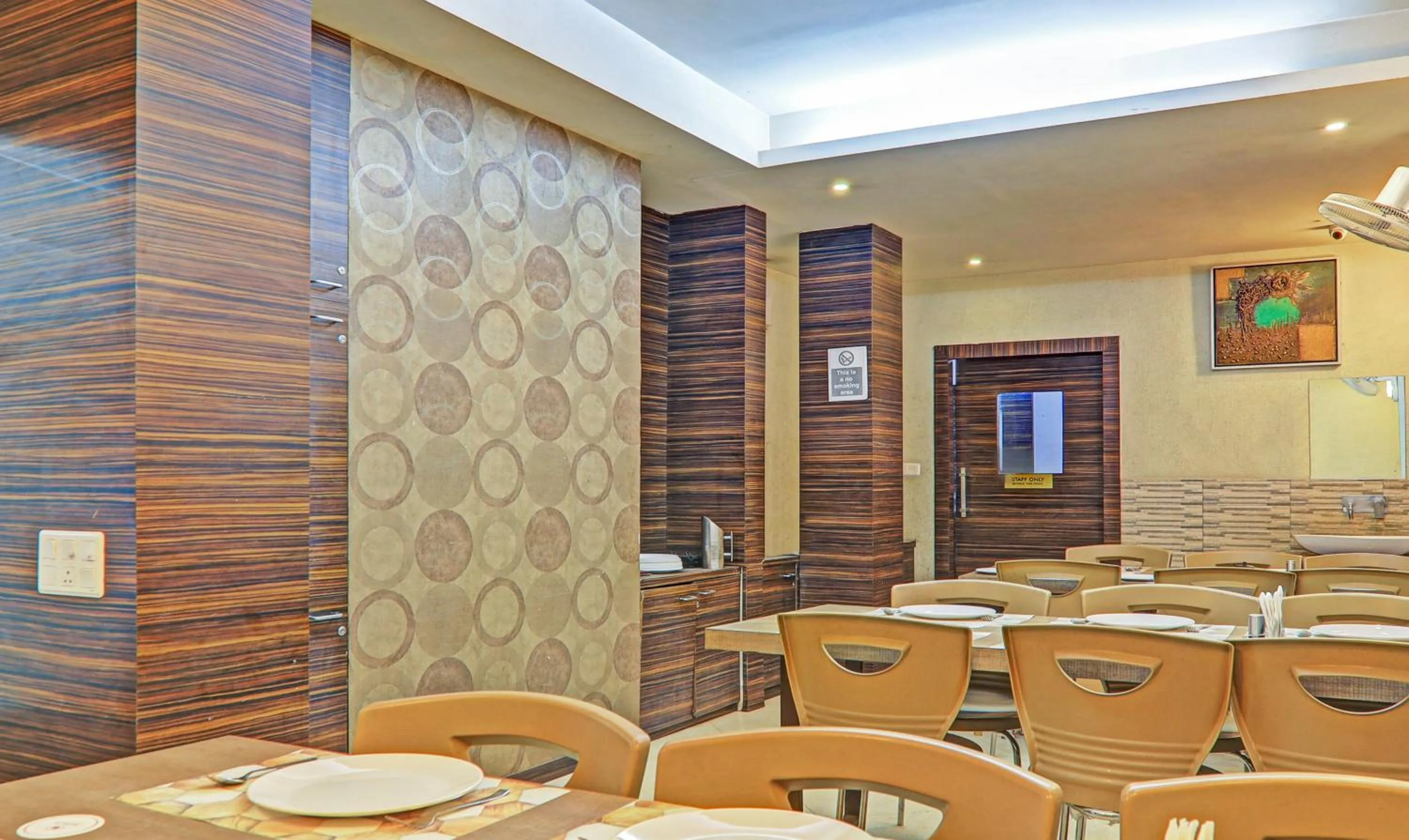 Breakfast in Treebo Elite City Upper Bazar