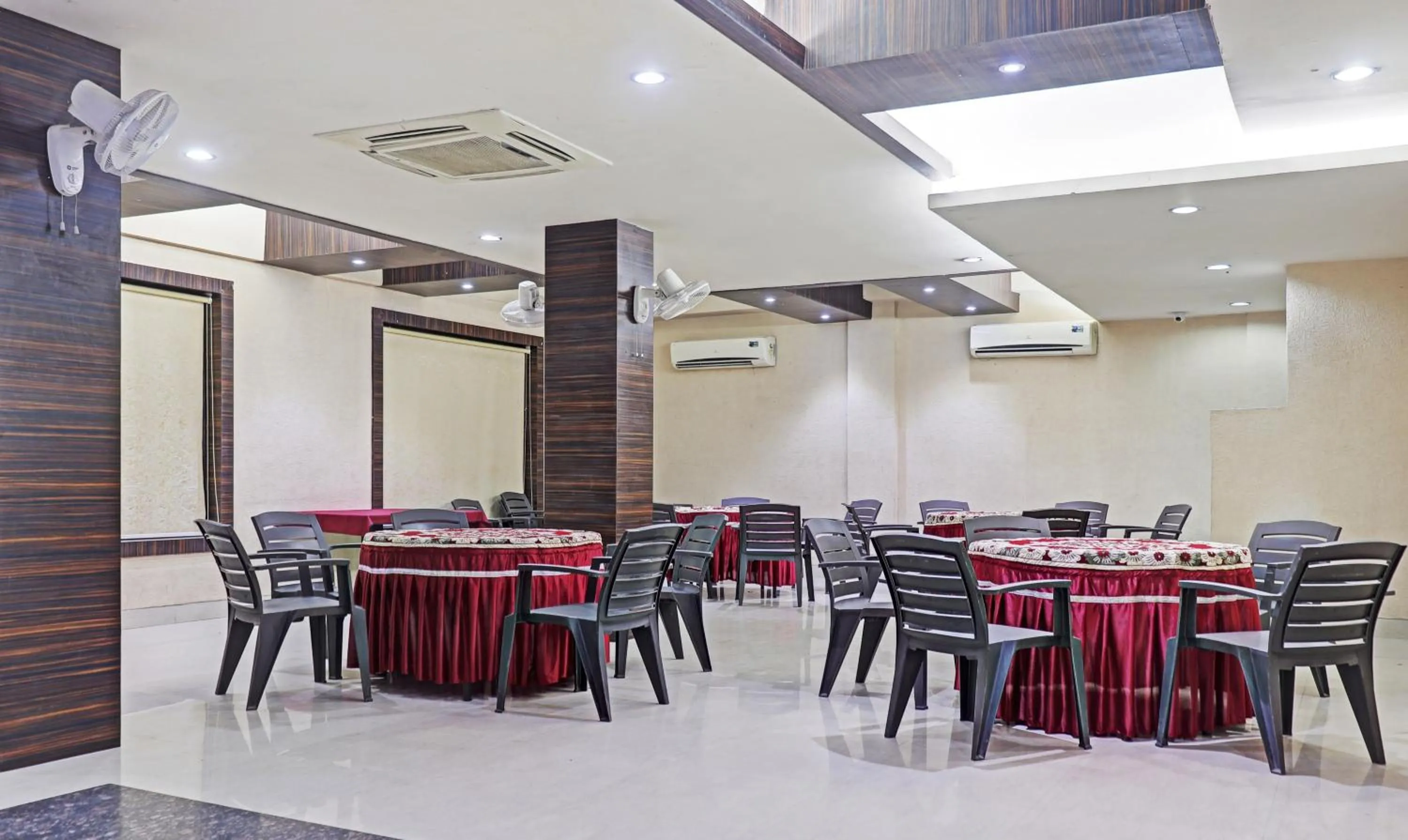 Banquet/Function facilities in Treebo Elite City Upper Bazar