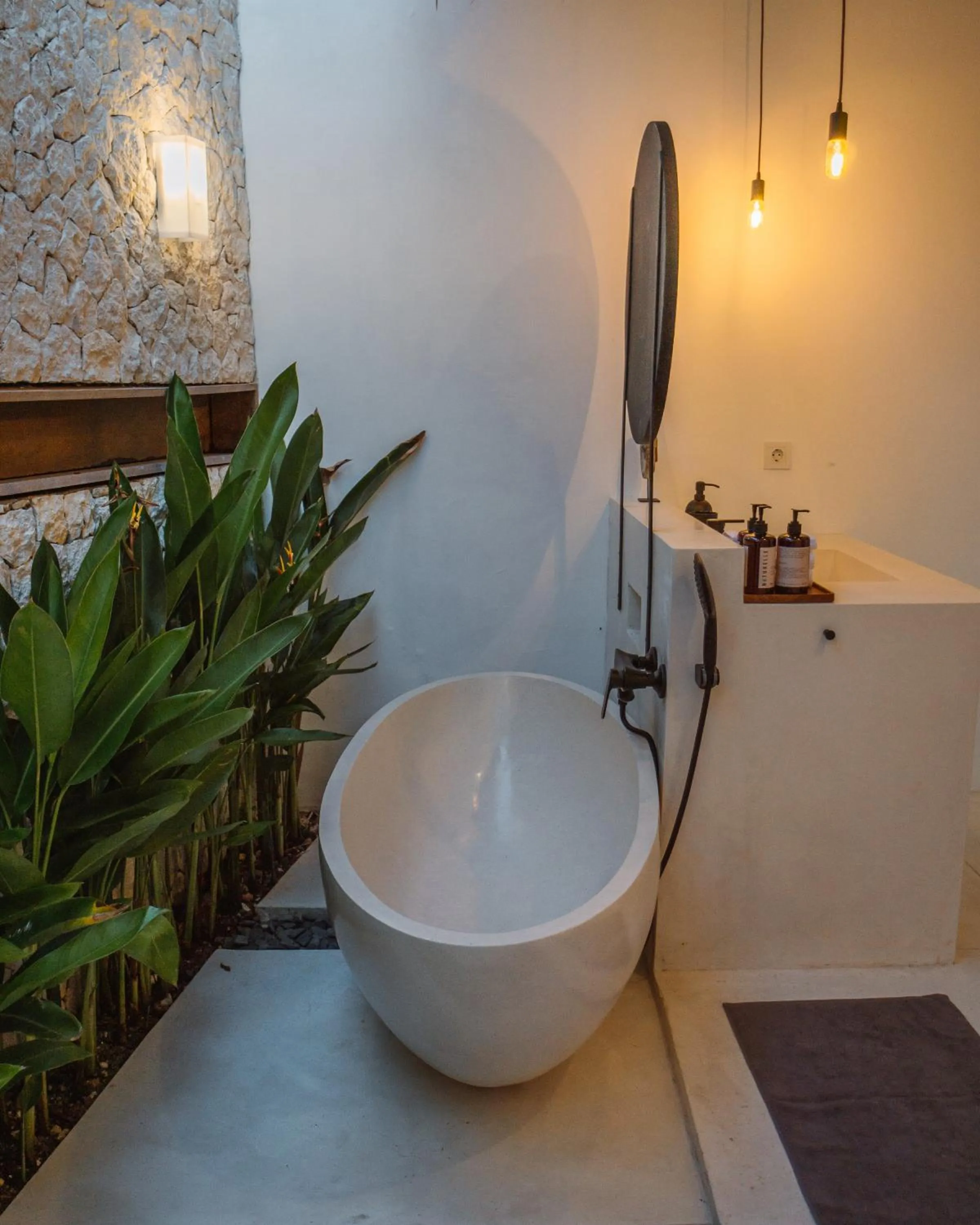 Bath in MODJO Villas Bingin