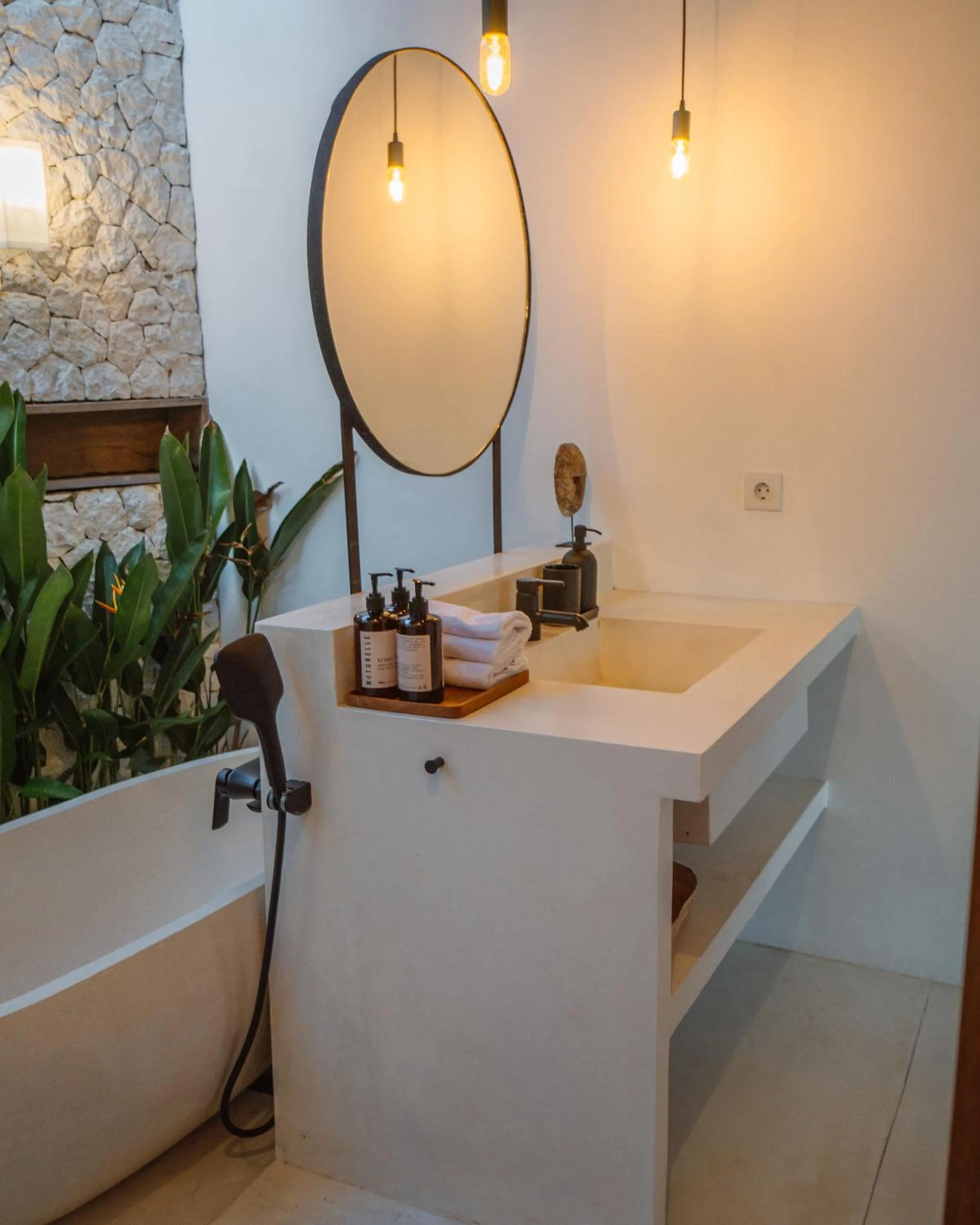 Bathroom in MODJO Villas Bingin