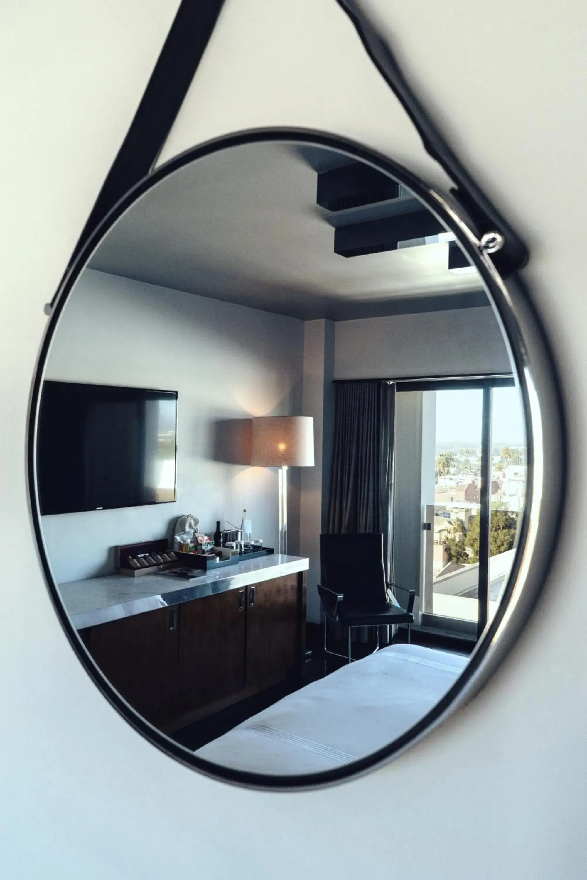 Queen Room - Disability Access in SIXTY Beverly Hills Queen Room - Disability Access in SIXTY Beverly Hills