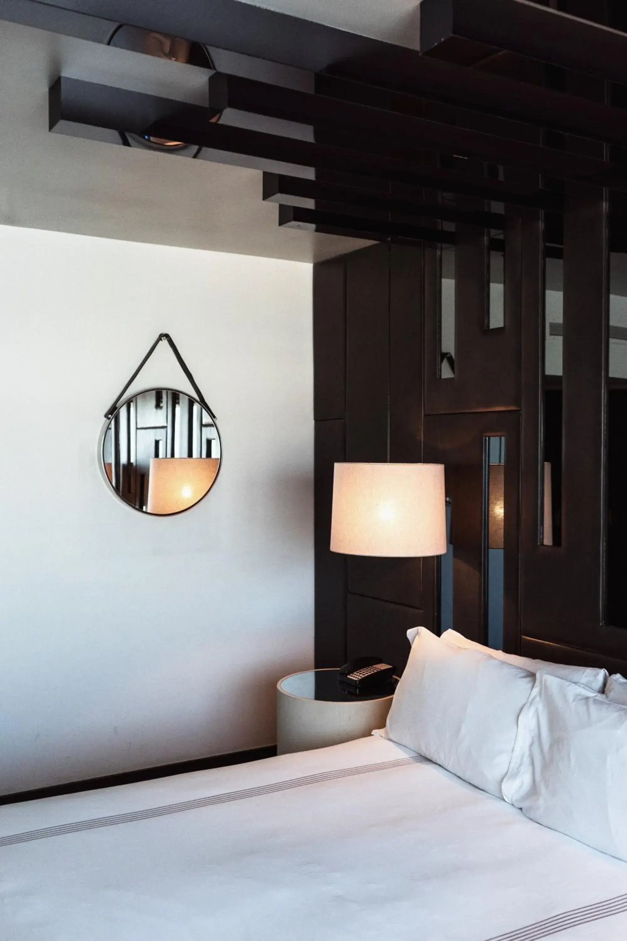 Superior Queen Room in SIXTY Beverly Hills Superior Queen Room in SIXTY Beverly Hills