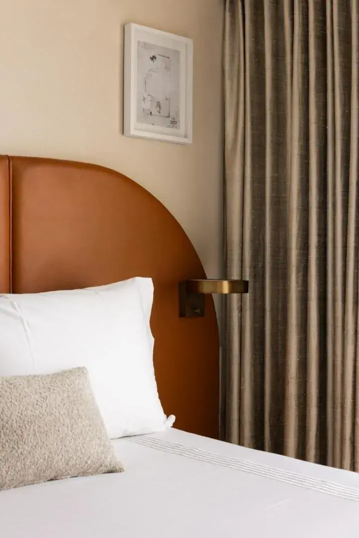 Deluxe Queen Studio in SIXTY Beverly Hills Deluxe Queen Studio in SIXTY Beverly Hills