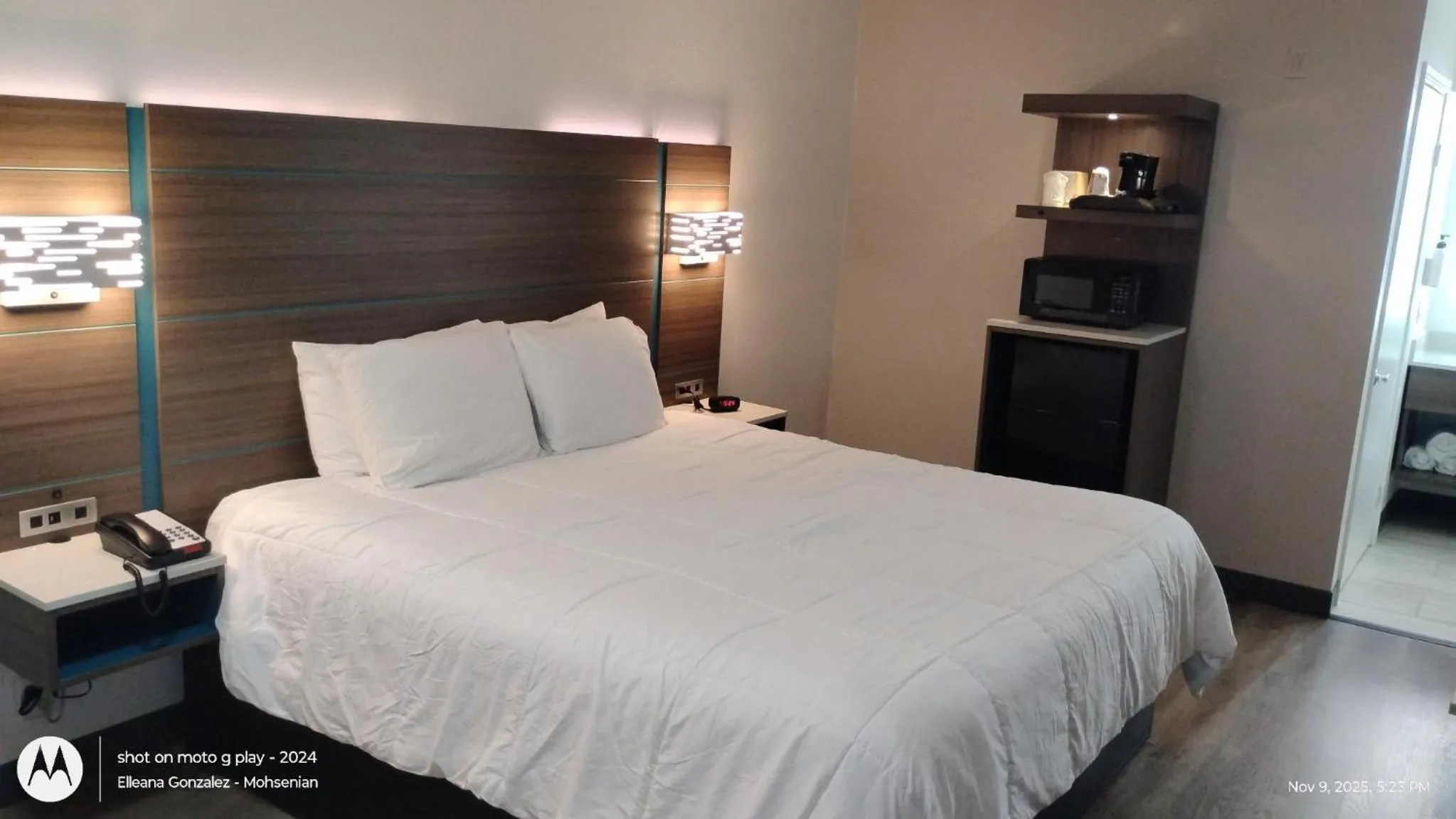 Bed in Mission Inn San Luis Obispo