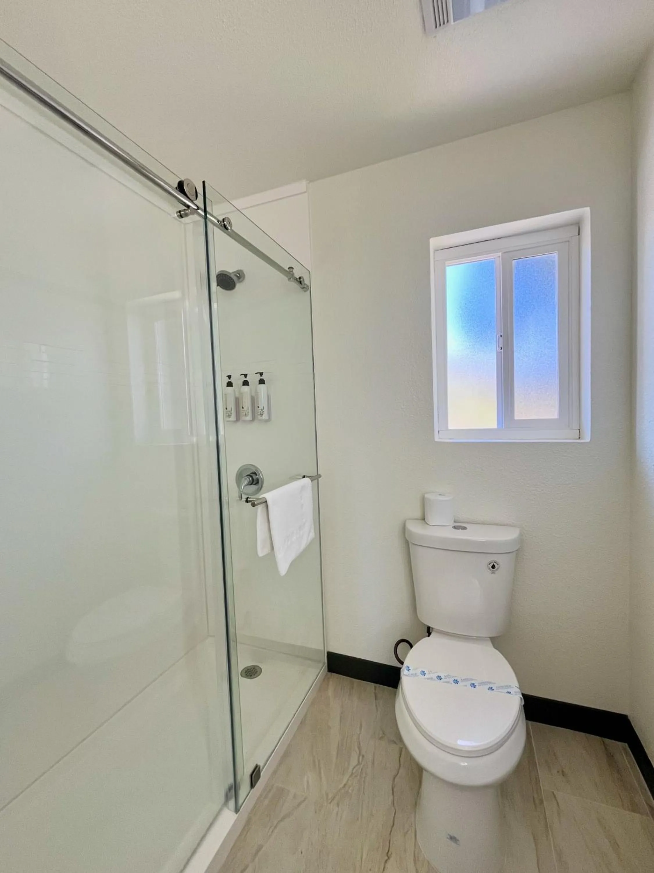 Shower in Mission Inn San Luis Obispo