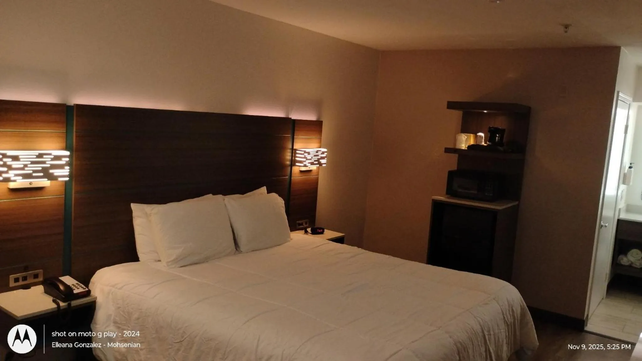 Bed in Mission Inn San Luis Obispo