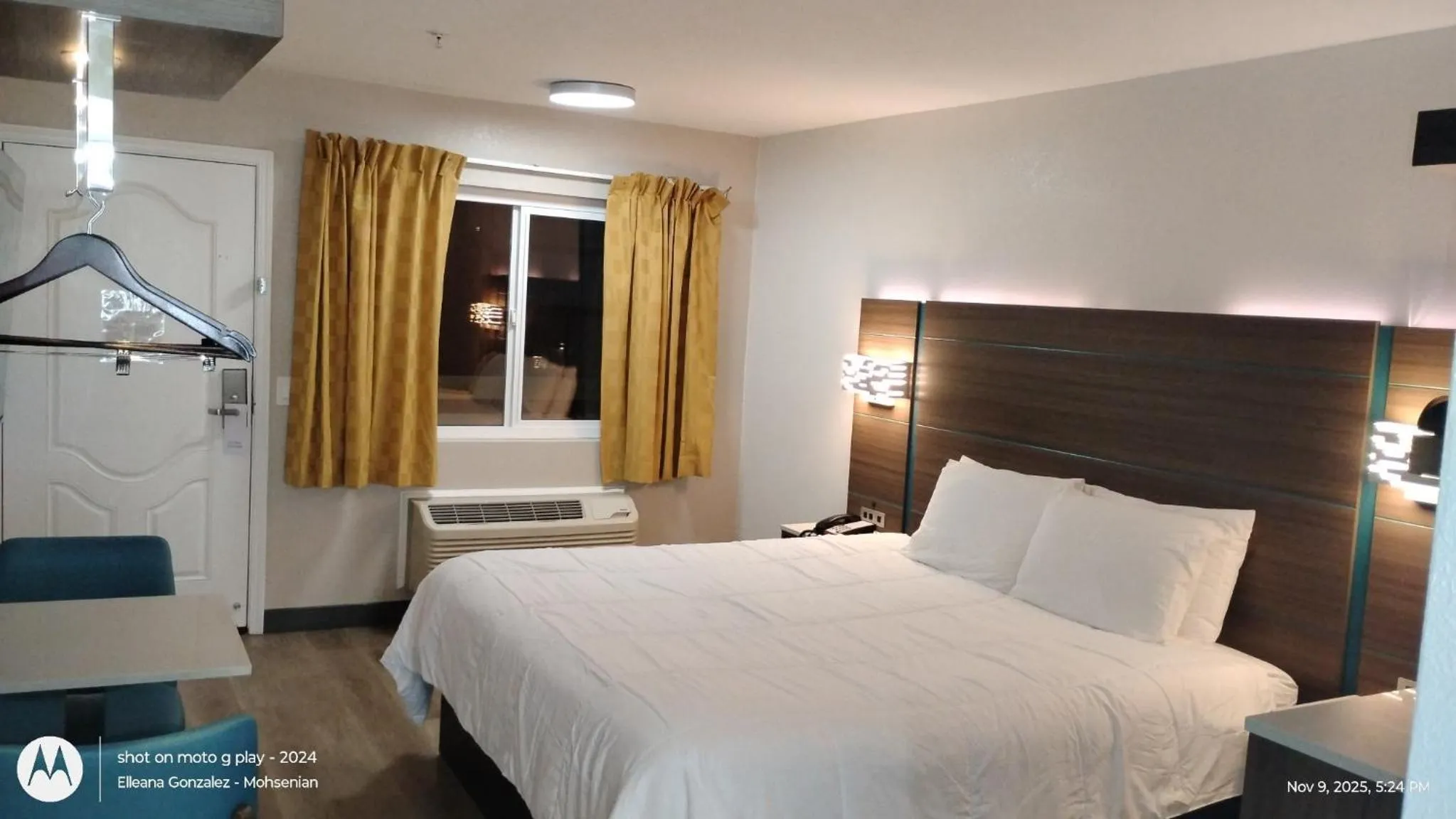 Bed in Mission Inn San Luis Obispo