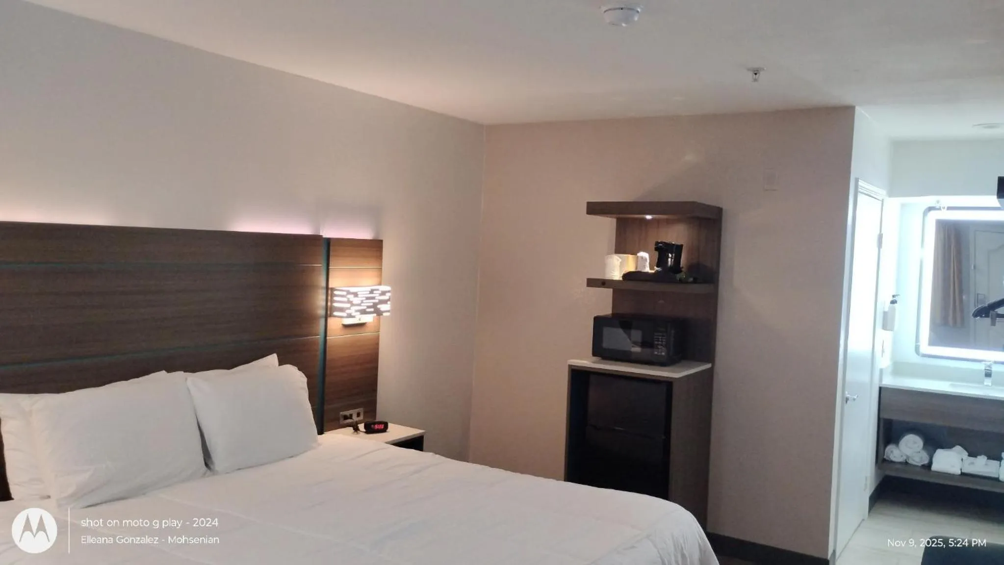 Bed in Mission Inn San Luis Obispo