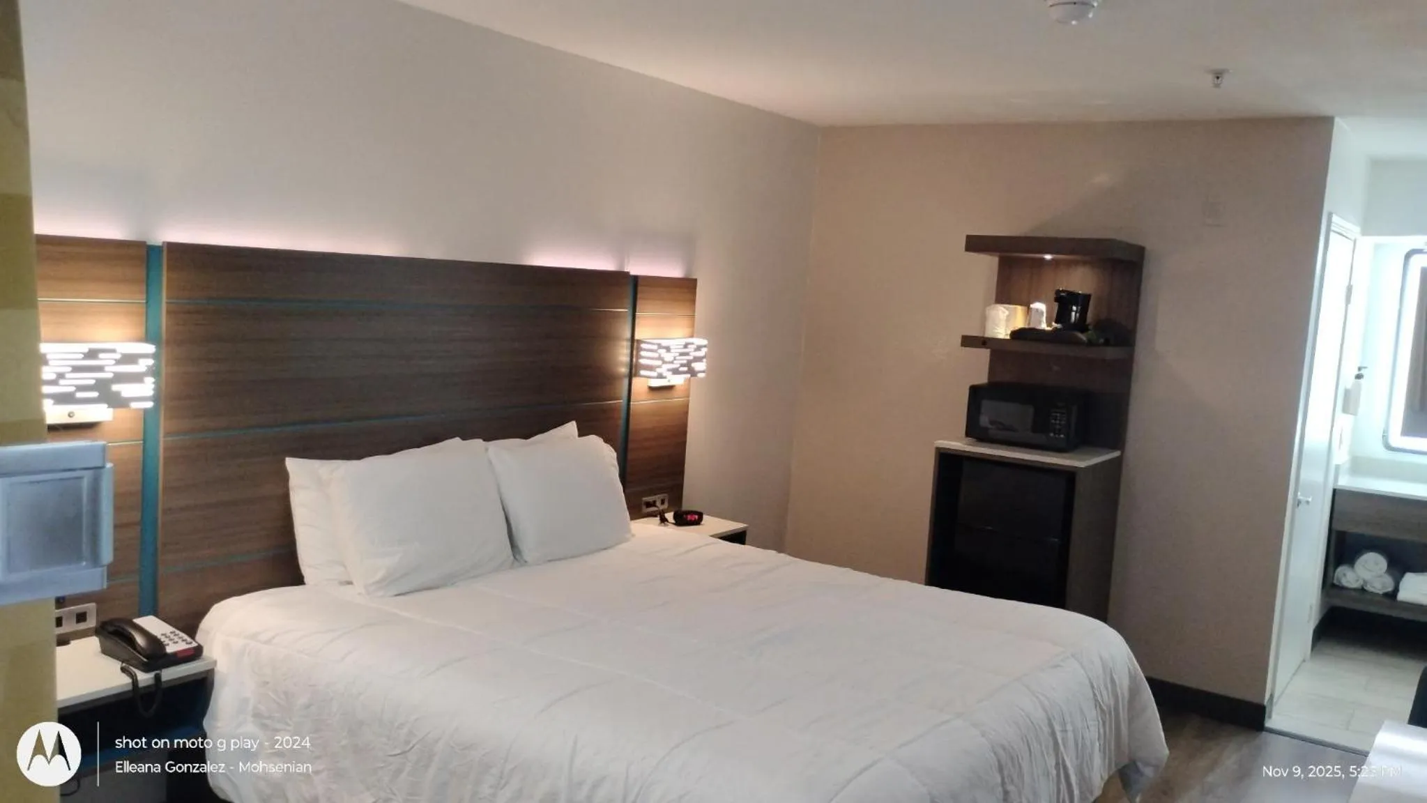 Bed in Mission Inn San Luis Obispo