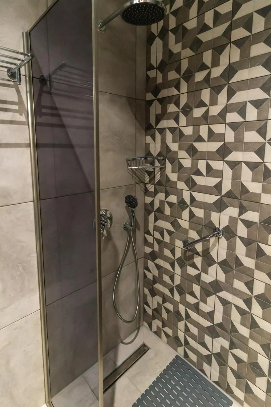 Shower in AURA APARTMENTS