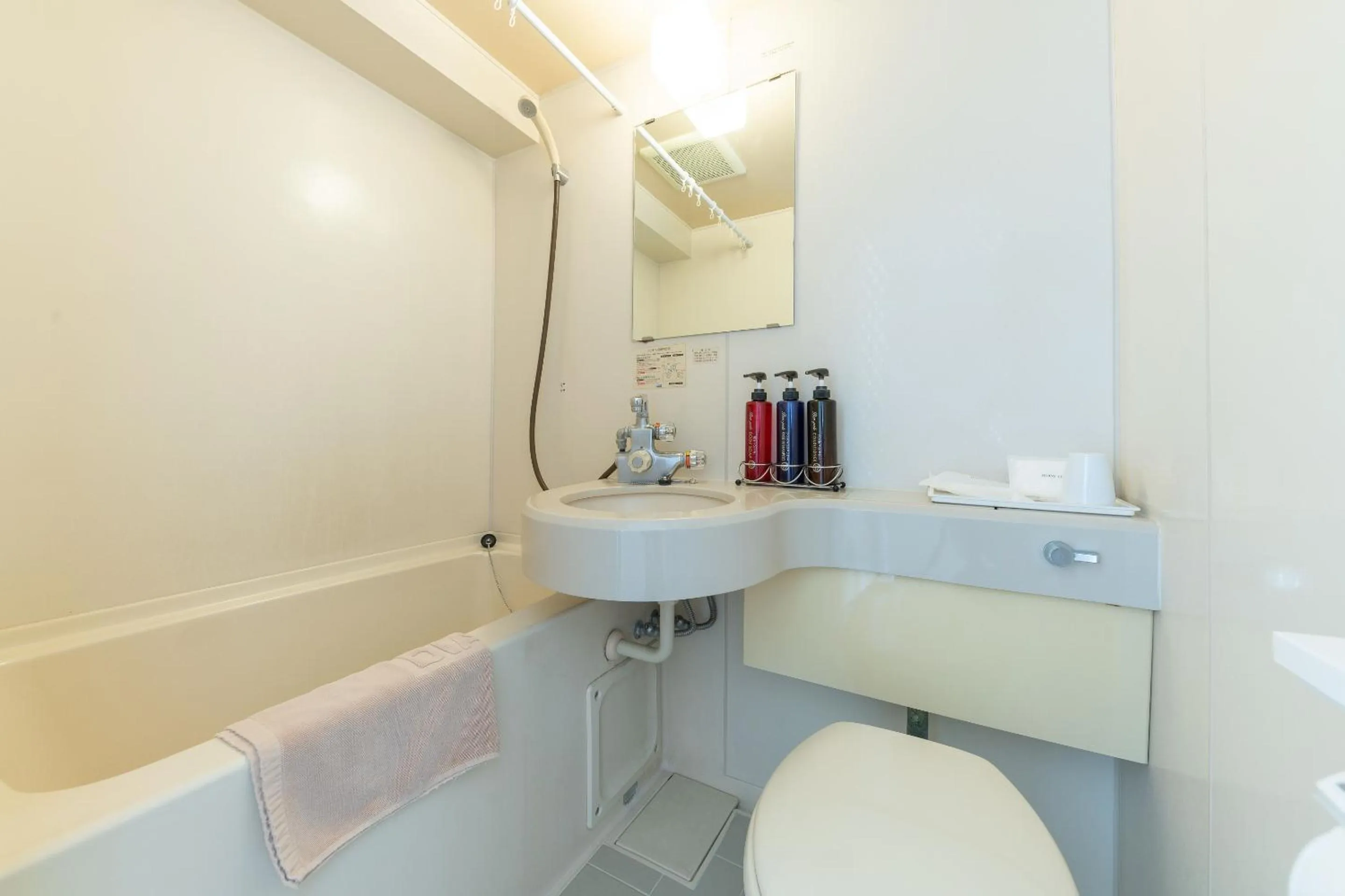 Shower in Tabist Hotel Diana Yachiyodai