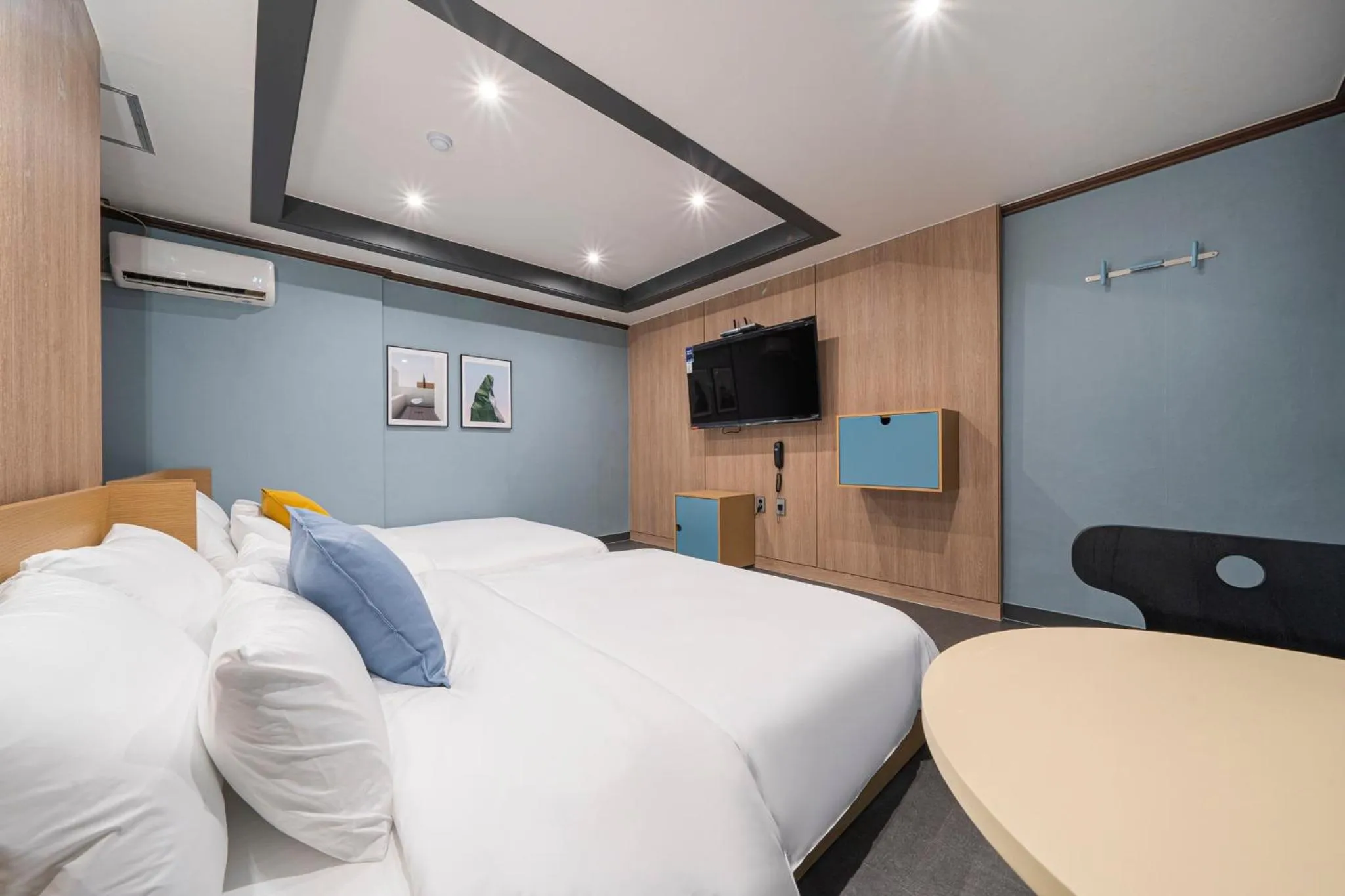 Bed in Shourin Hotel Daejeon by Aank