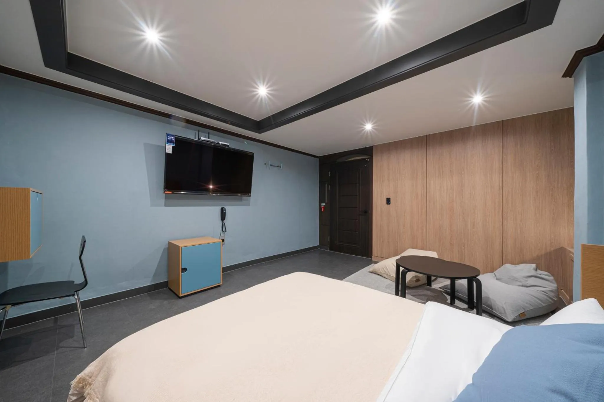 Bed in Shourin Hotel Daejeon by Aank