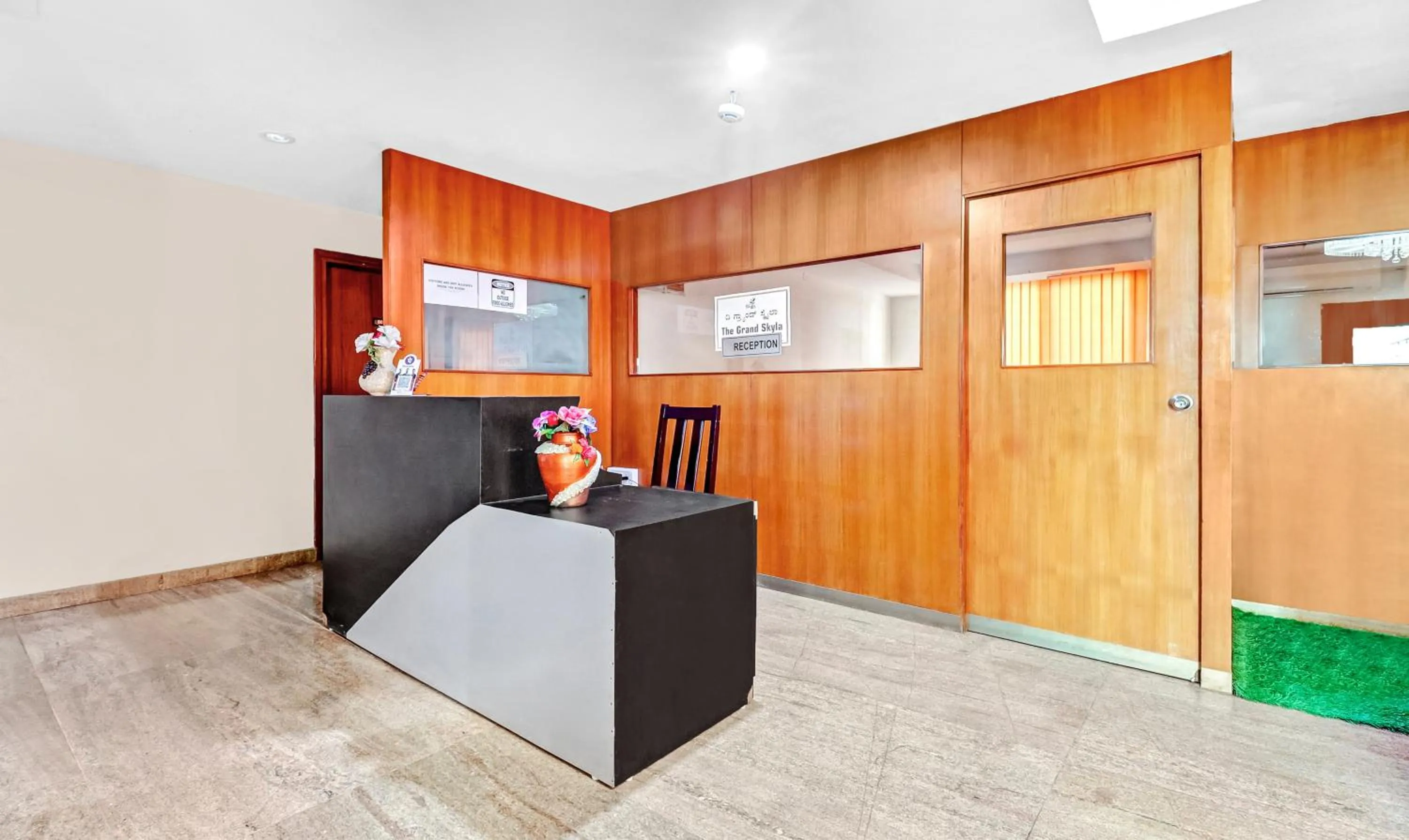 Lobby or reception in Treebo The Grand Skyla Marathahalli