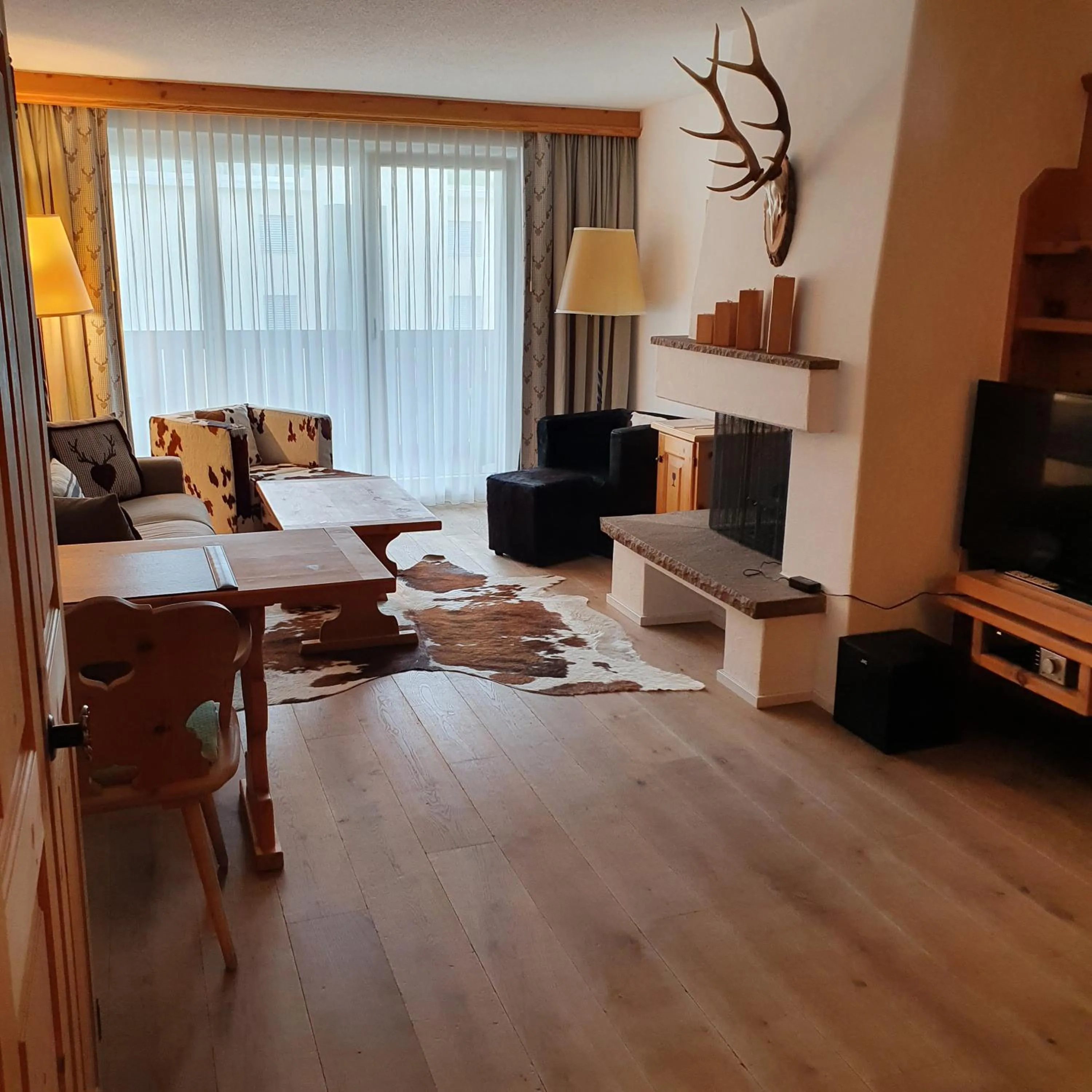 Communal lounge/ TV room in Residenz by Meierhof