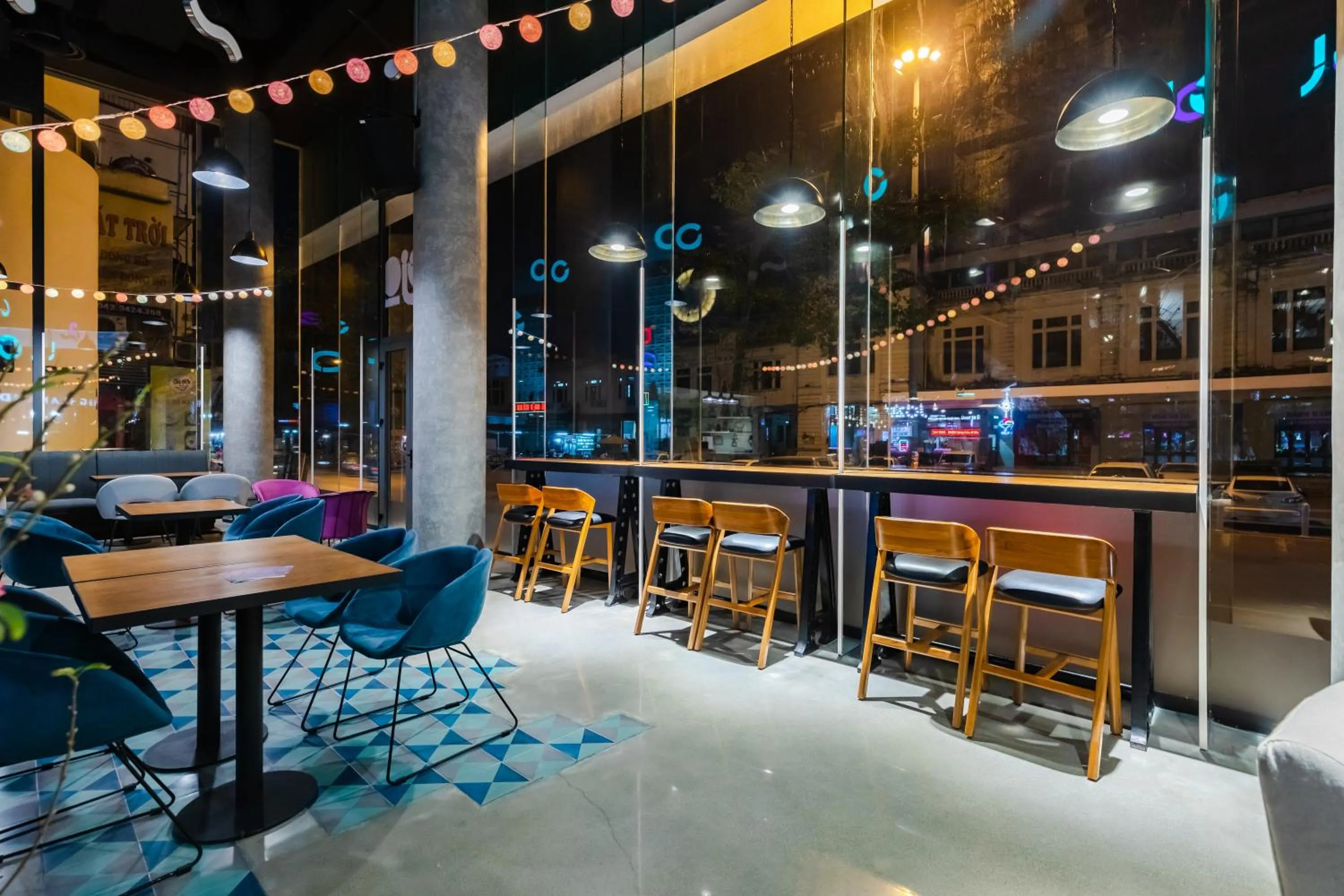 Night in SOJO Hotel Ga Hanoi