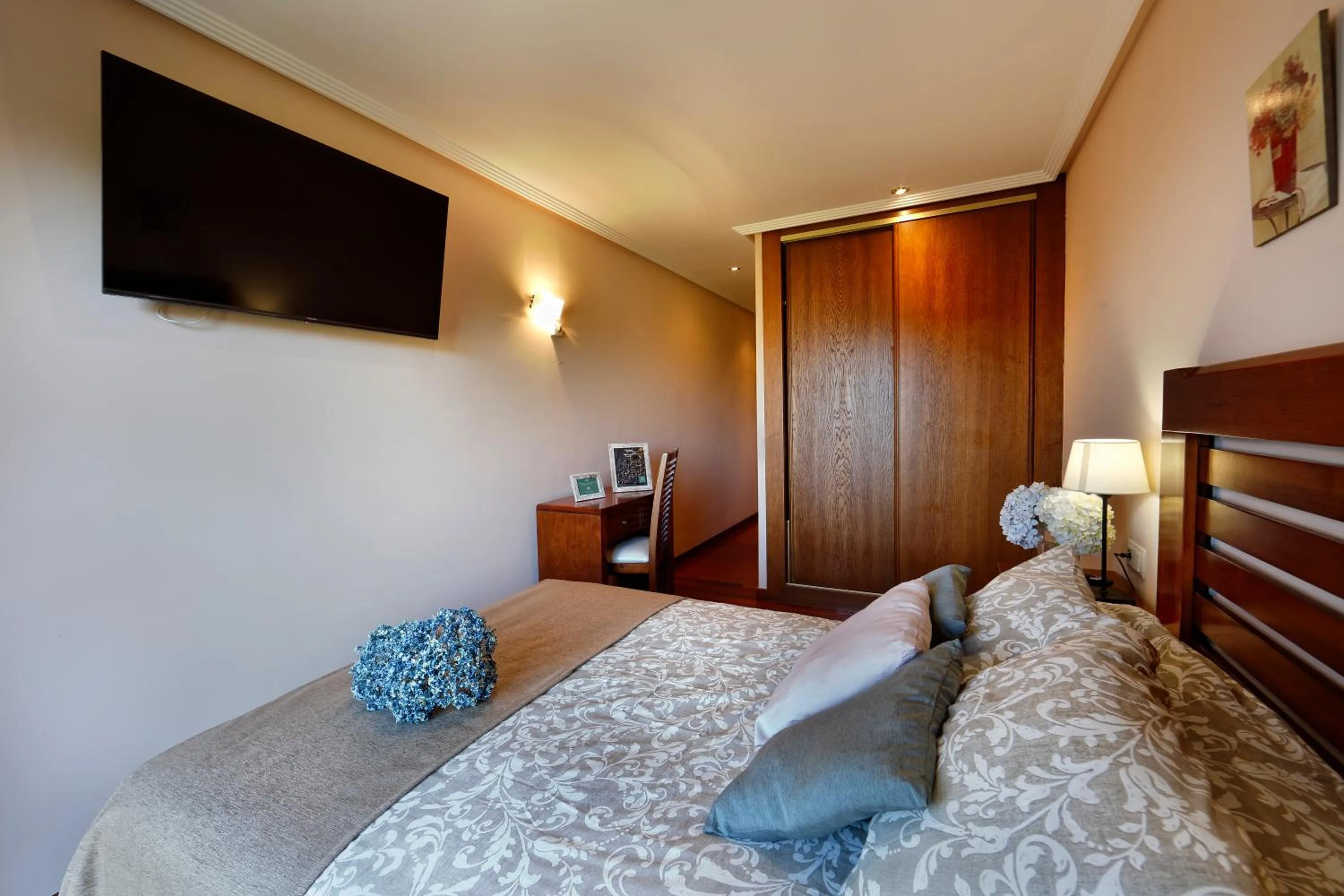 Bed in Hotel Rural Montesomao