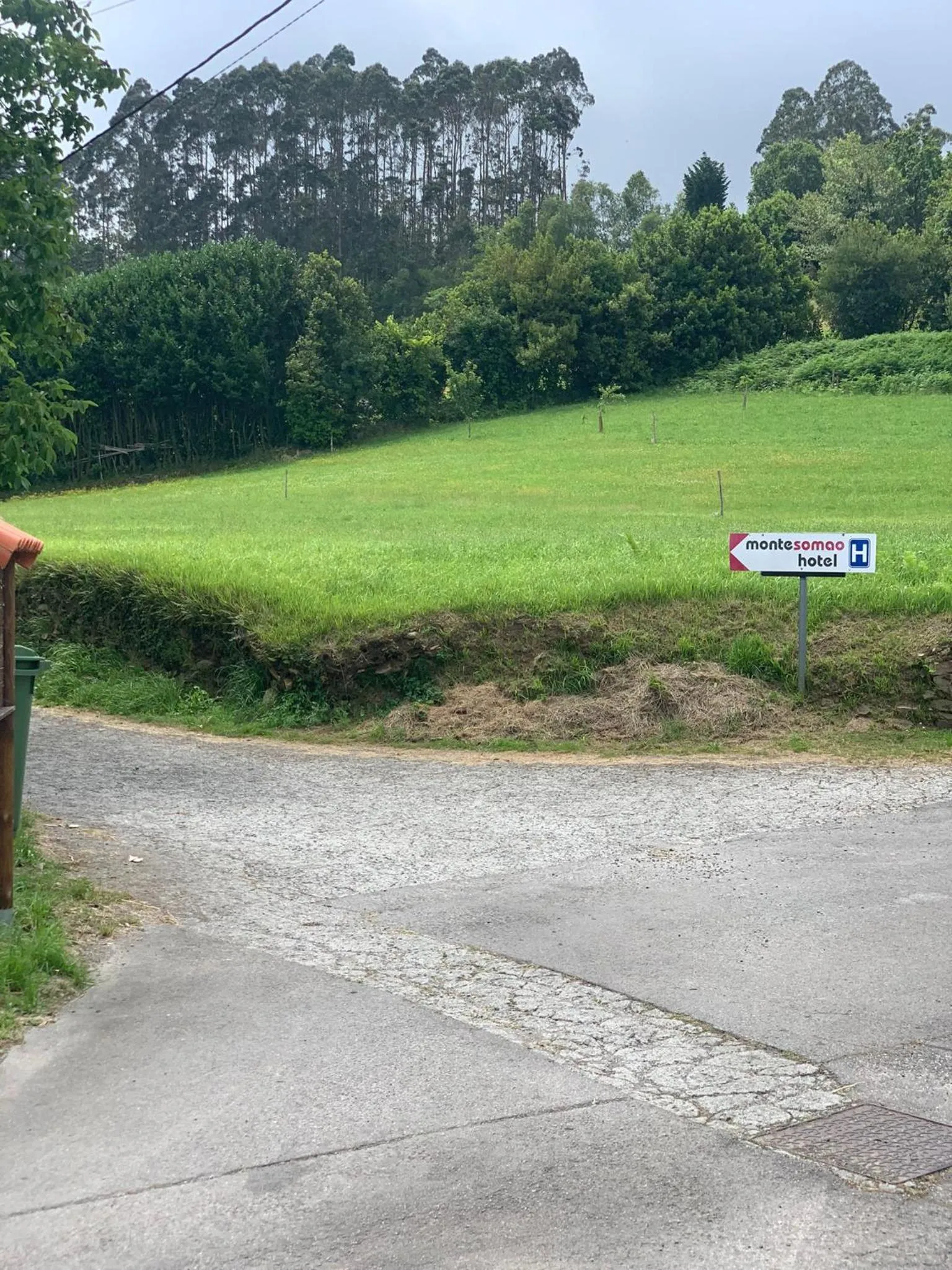 Parking in Hotel Rural Montesomao