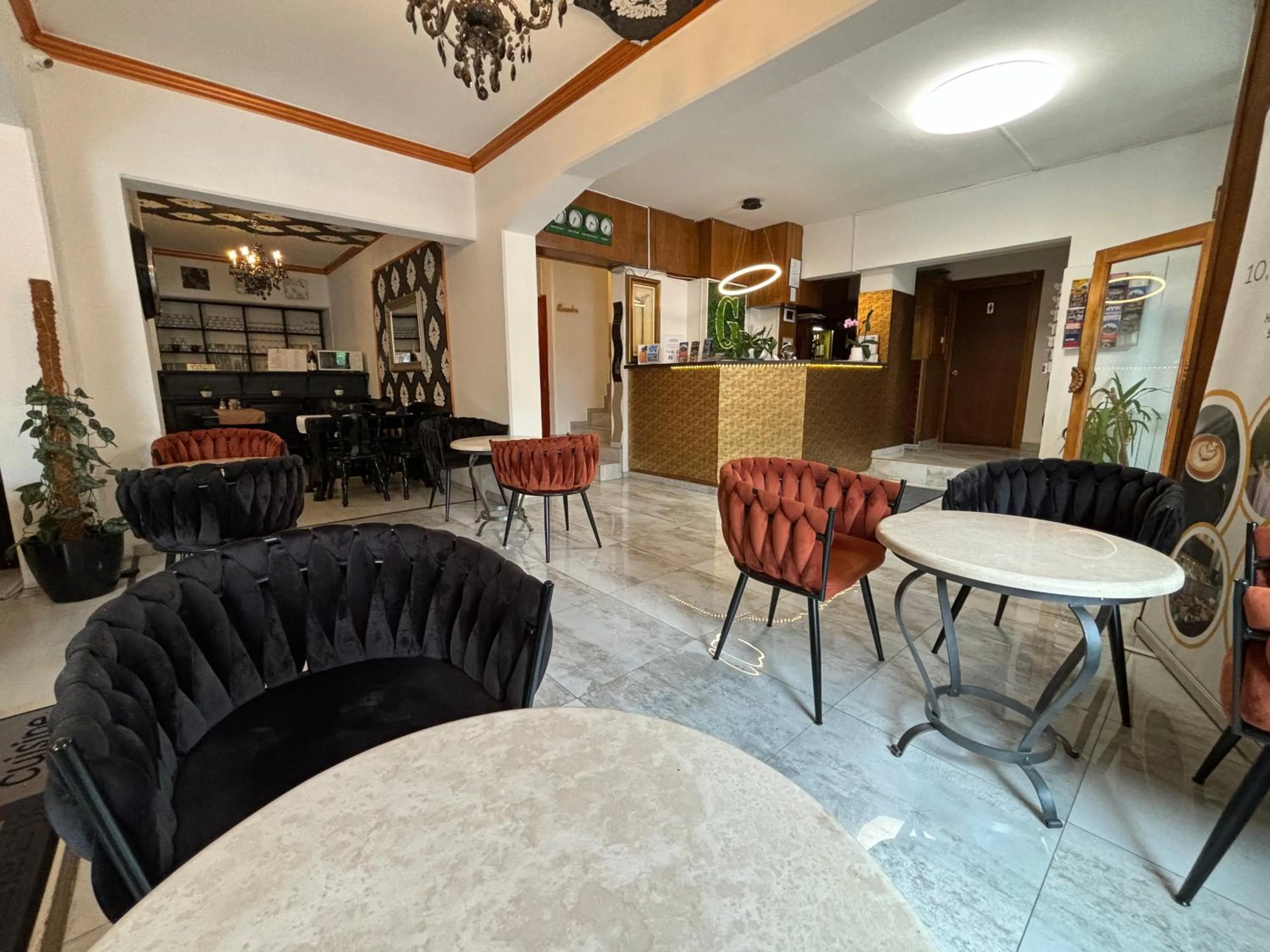 Lobby or reception in Hotel Gloria Budapest City Center