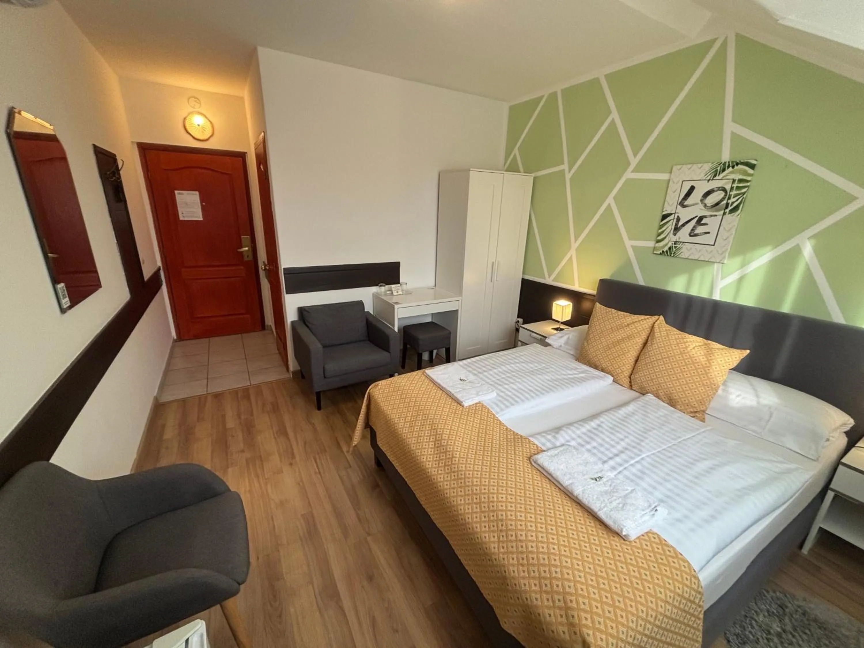 Bed in Hotel Gloria Budapest City Center