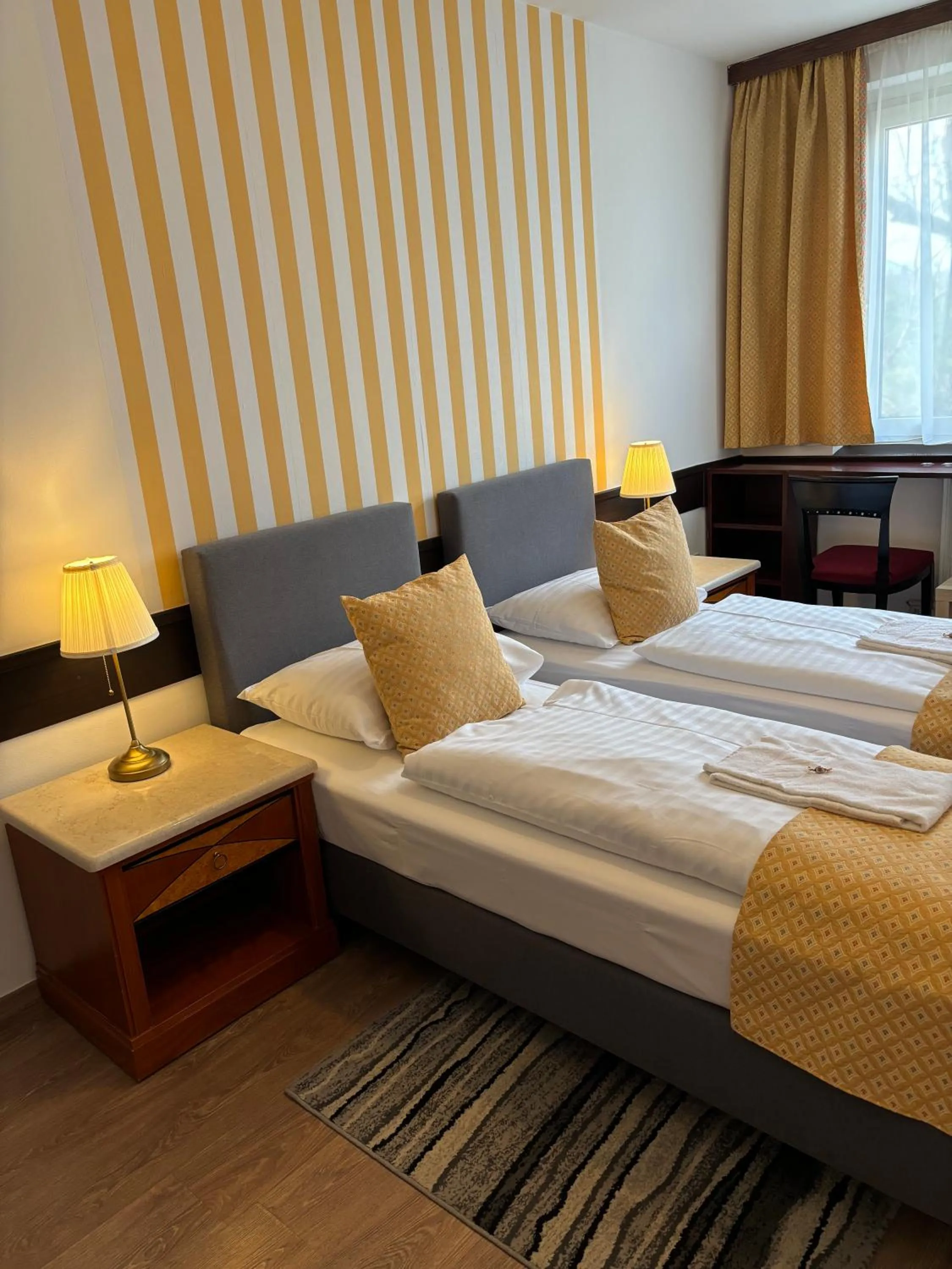 Bed in Hotel Gloria Budapest City Center