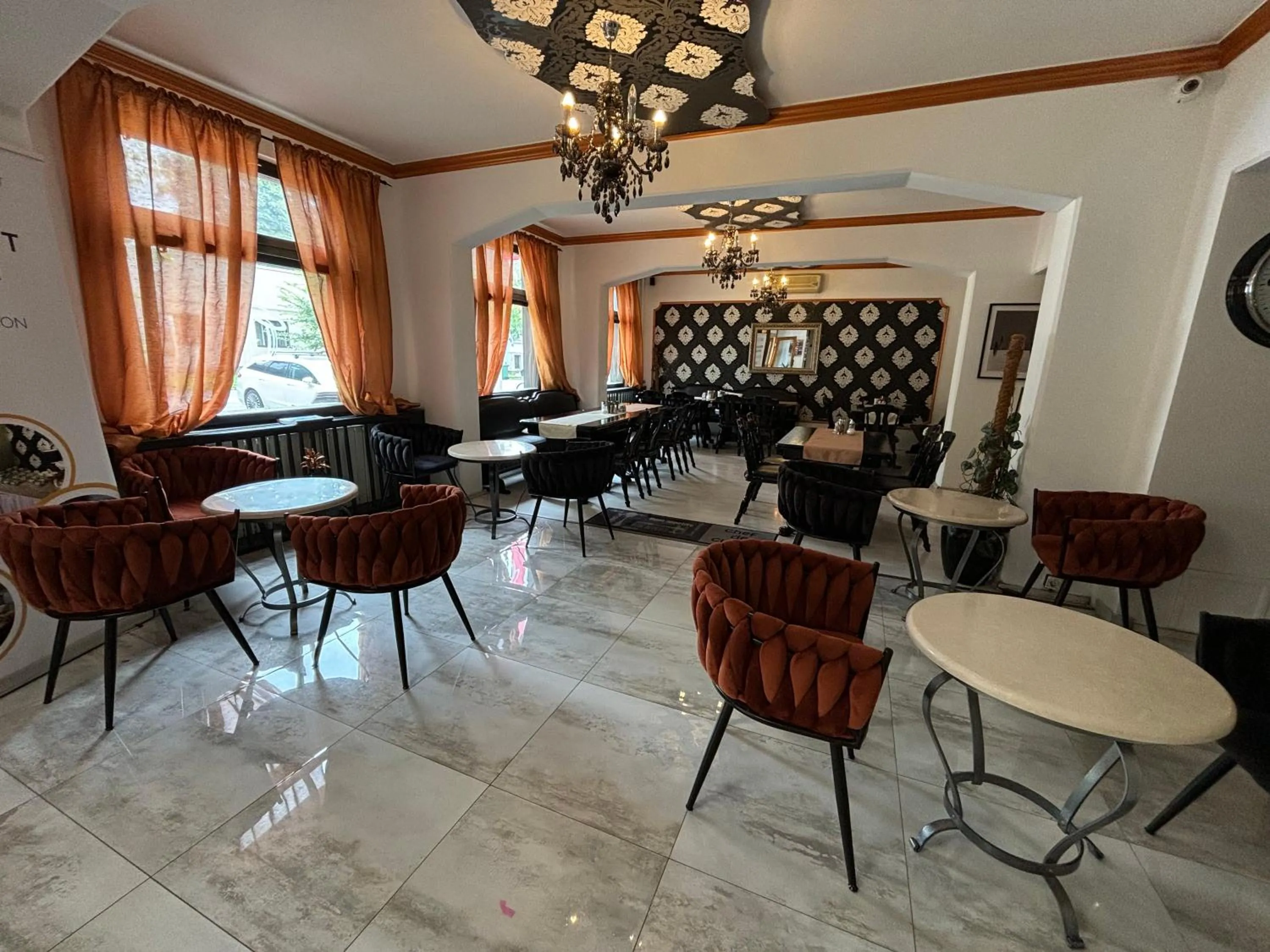 Restaurant/places to eat in Hotel Gloria Budapest City Center