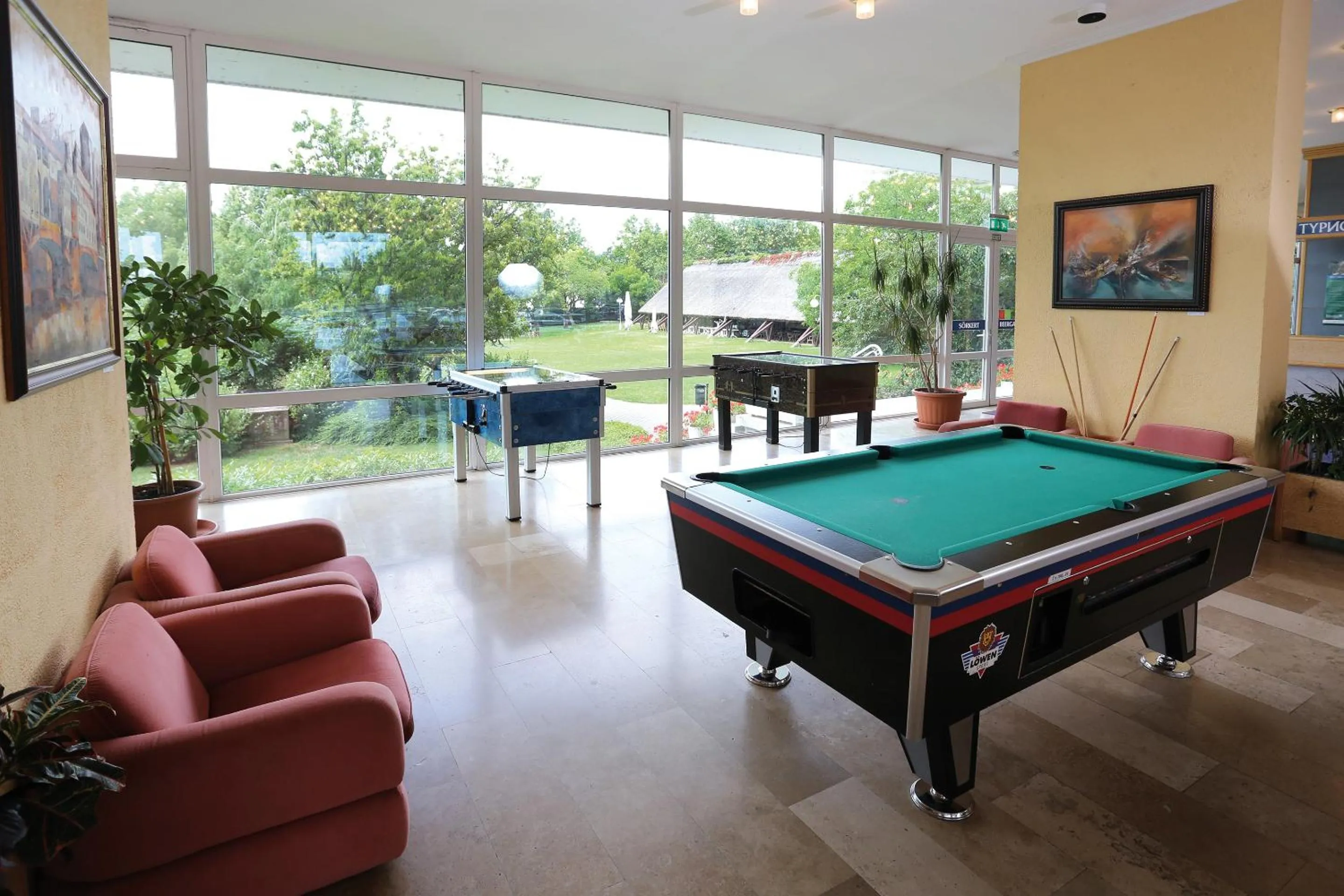 Lobby or reception in Danubius Hotel Annabella