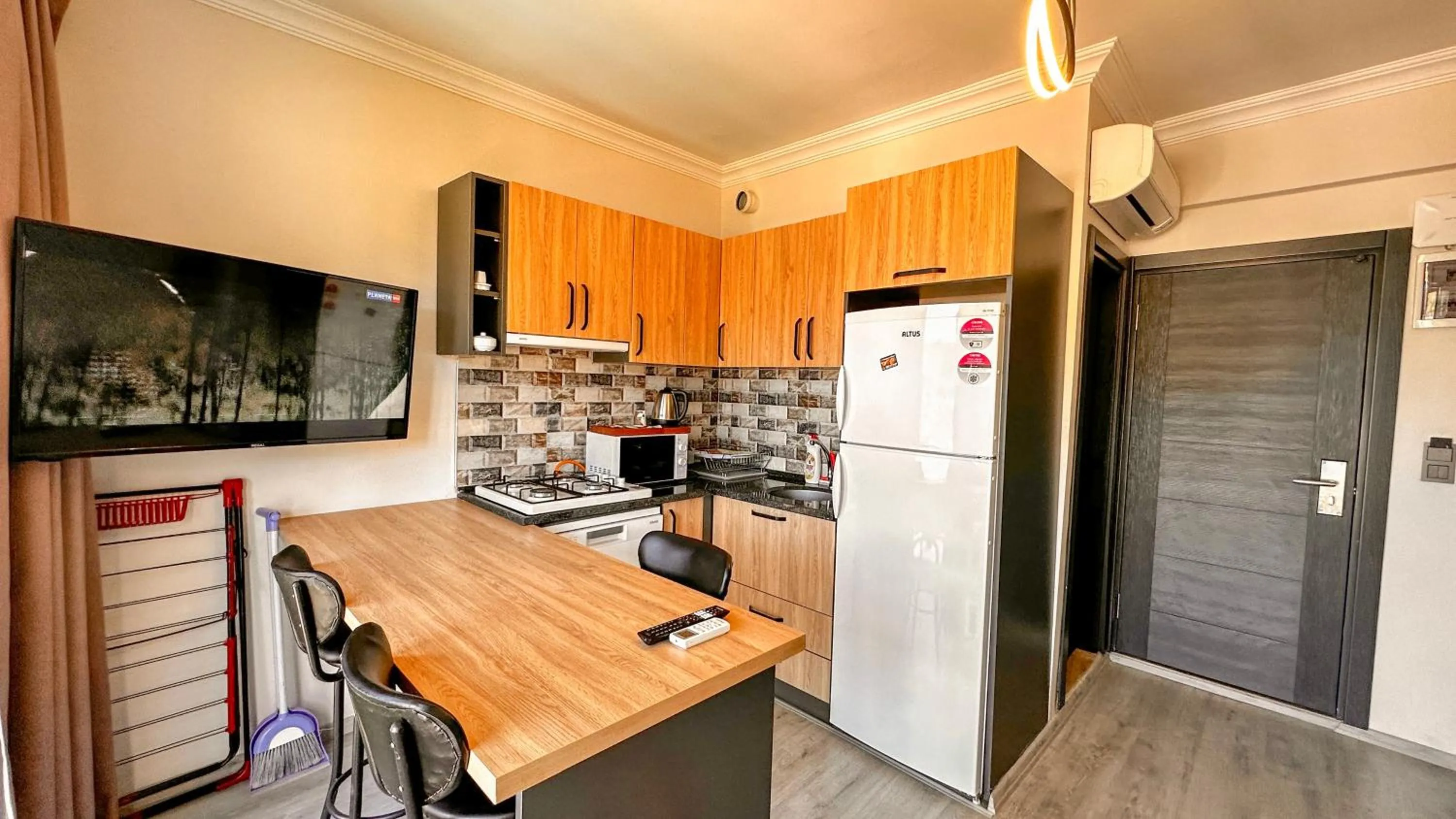 TV and multimedia in Mykonut Boutique Suites