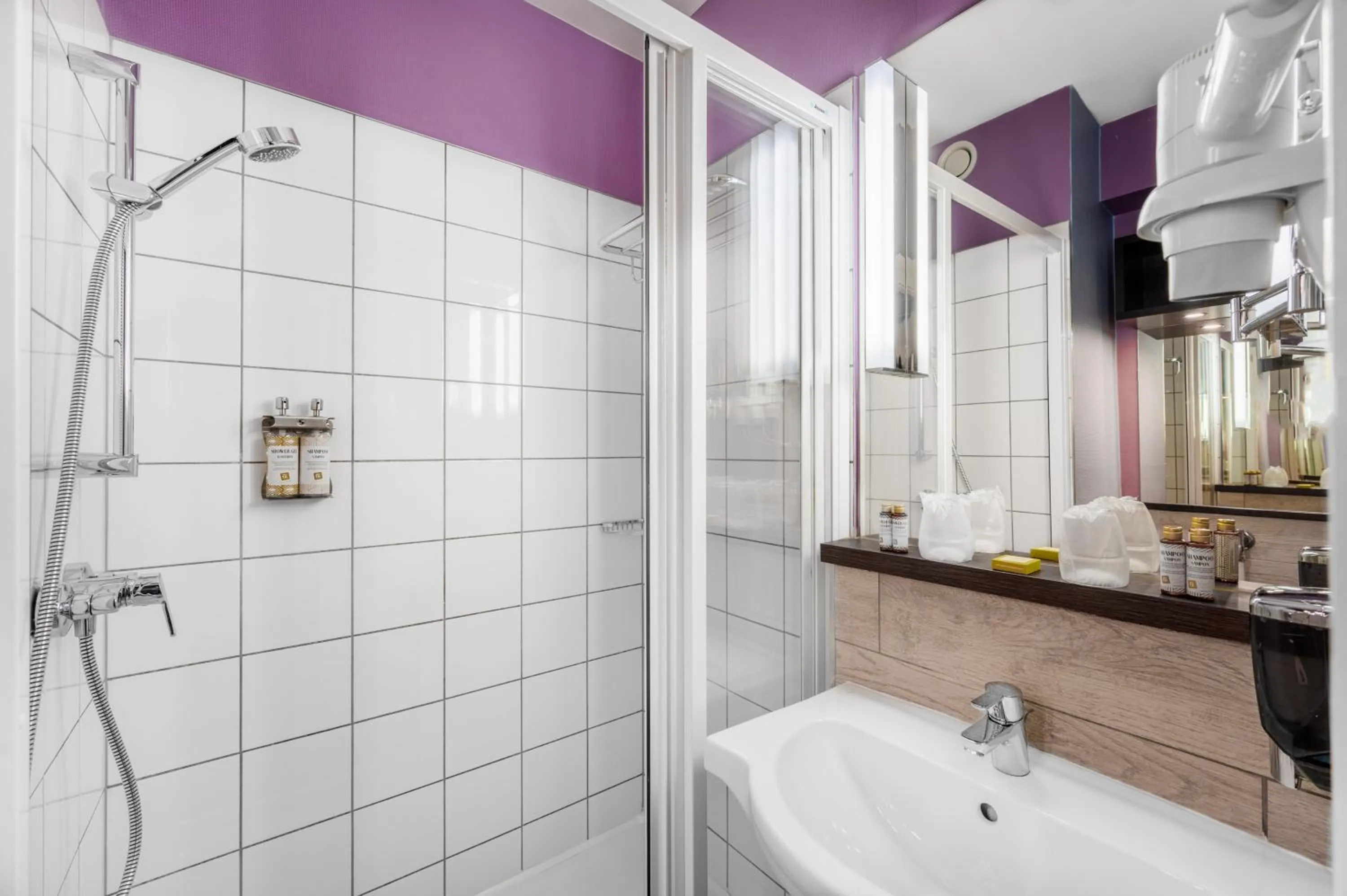 Bathroom in Danubius Hotel Marina