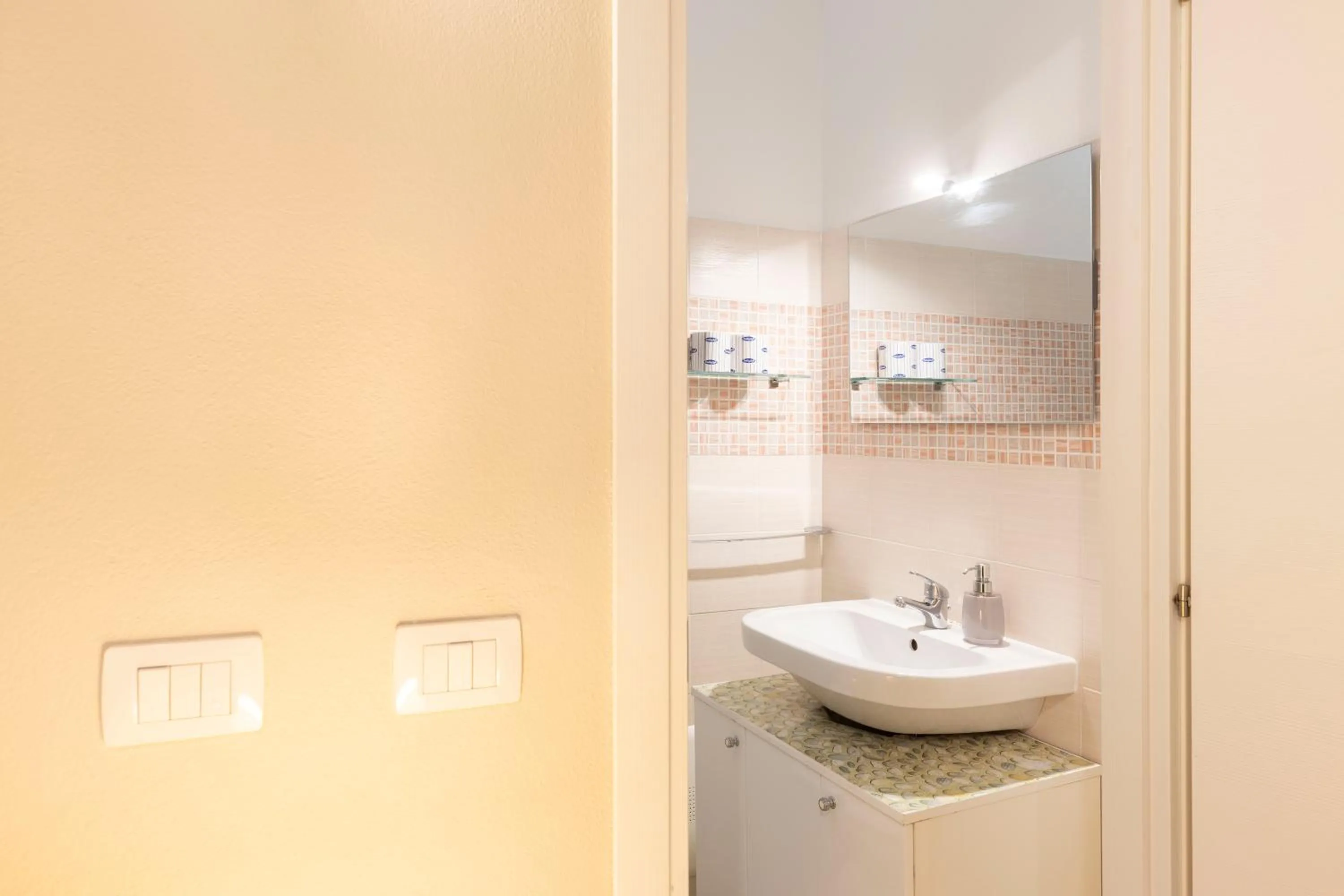 Bathroom in Approdo Rooms - Eja Sardinia