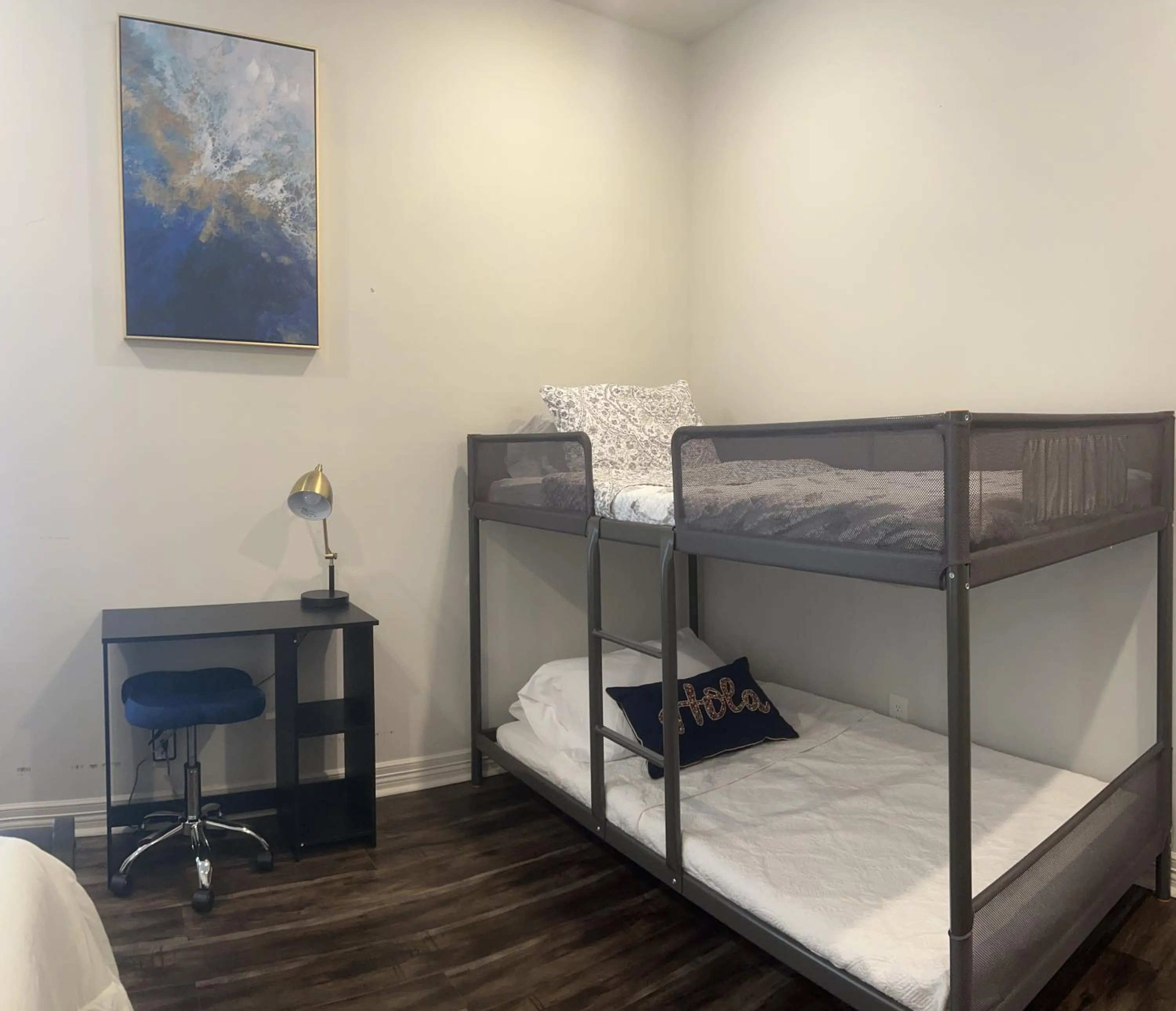 Bed in Updated Home, King bed suite Gated Free Parking