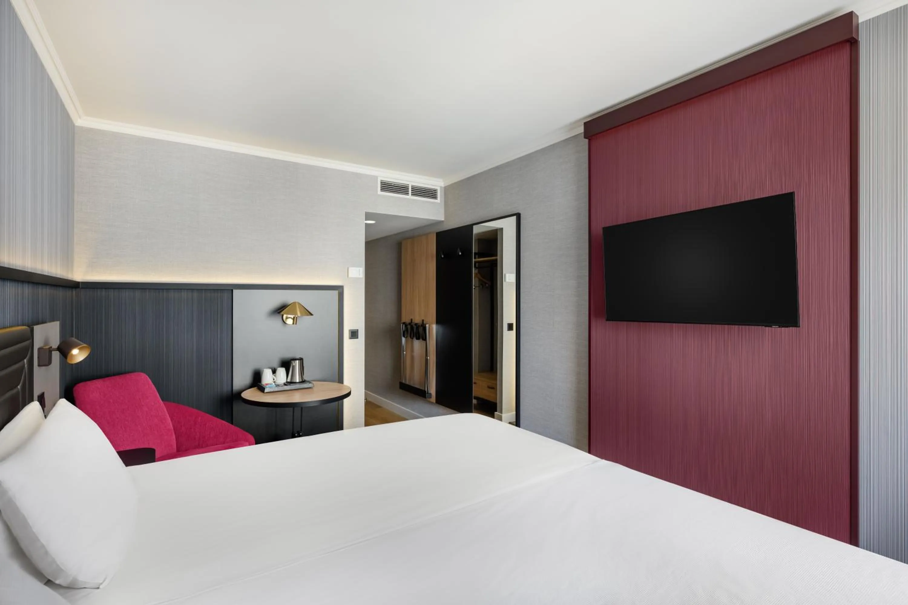 Bedroom, Bed in Danubius Hotel Erzsébet City Center