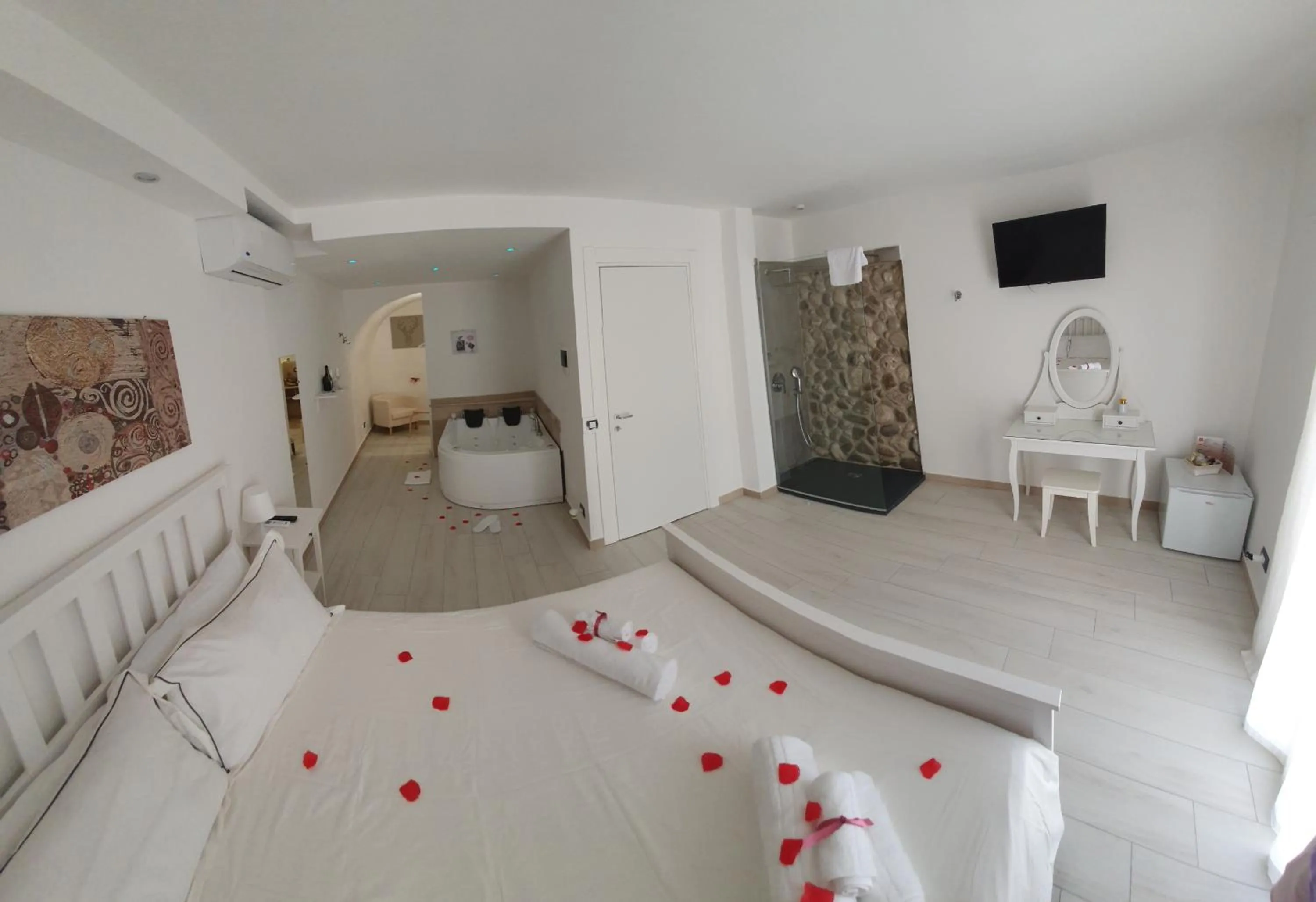 Shower, Bed in Il Daviduccio ibla