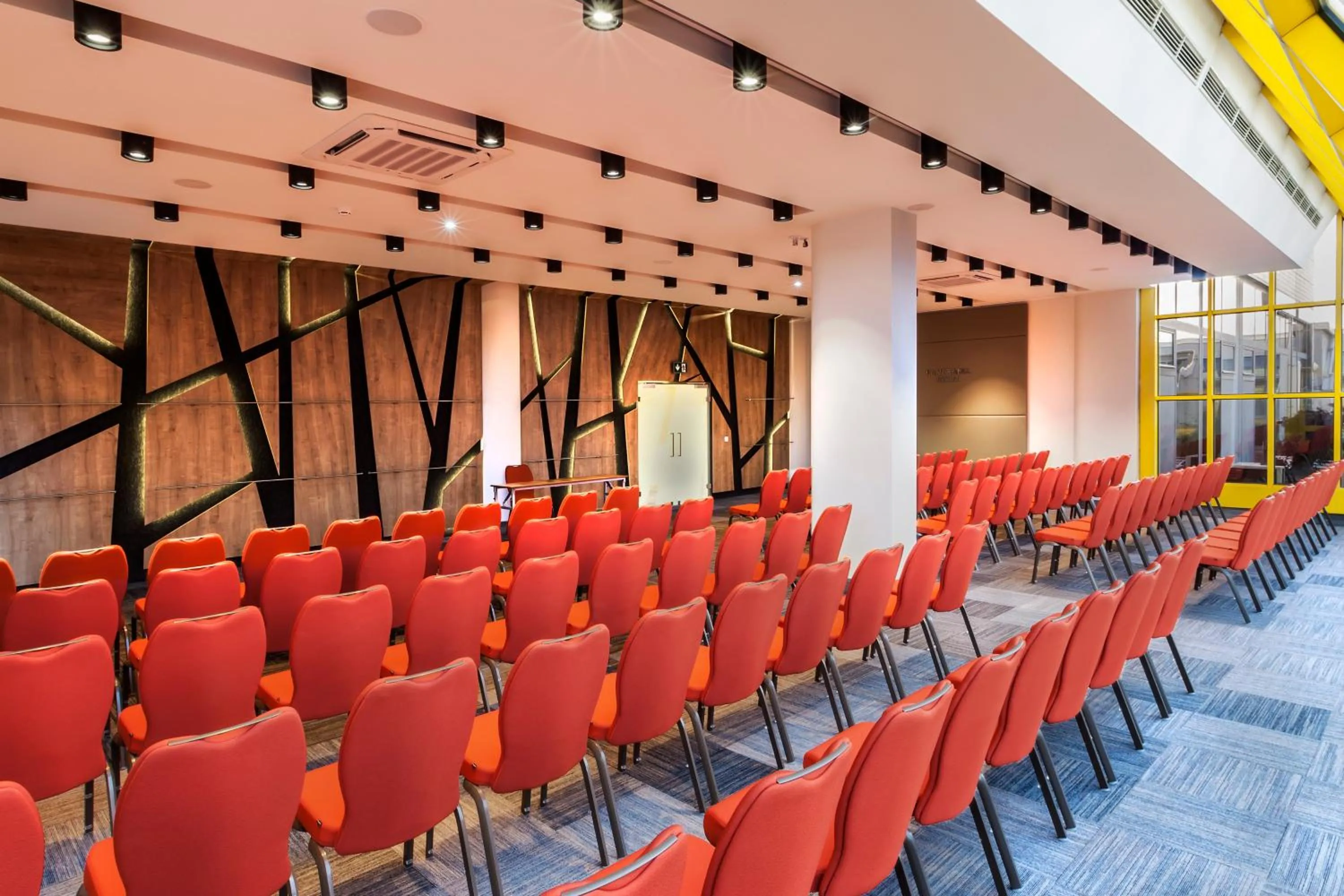 Meeting/conference room in Danubius Hotel Helia