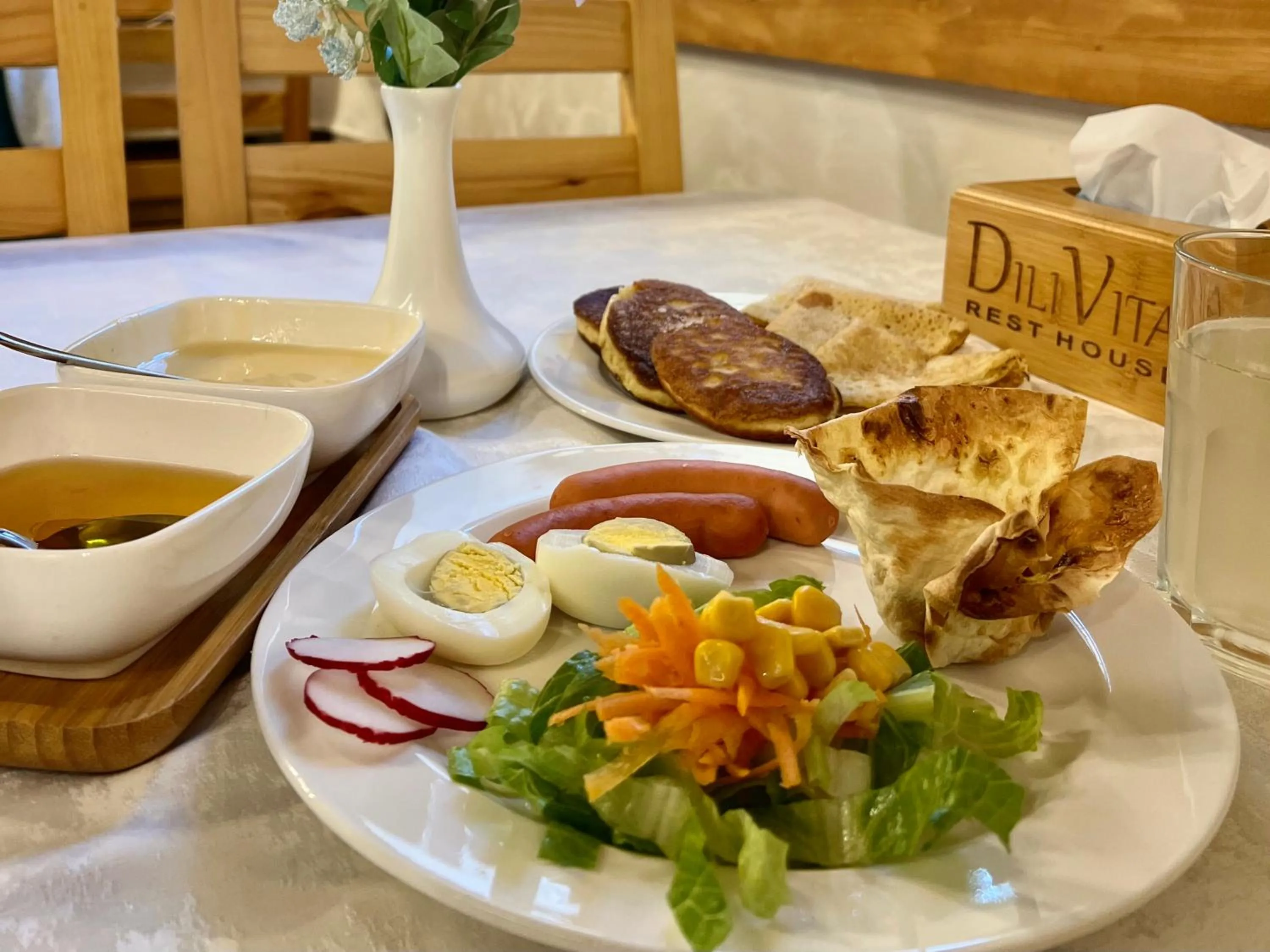 Food in DiliVita Rest House